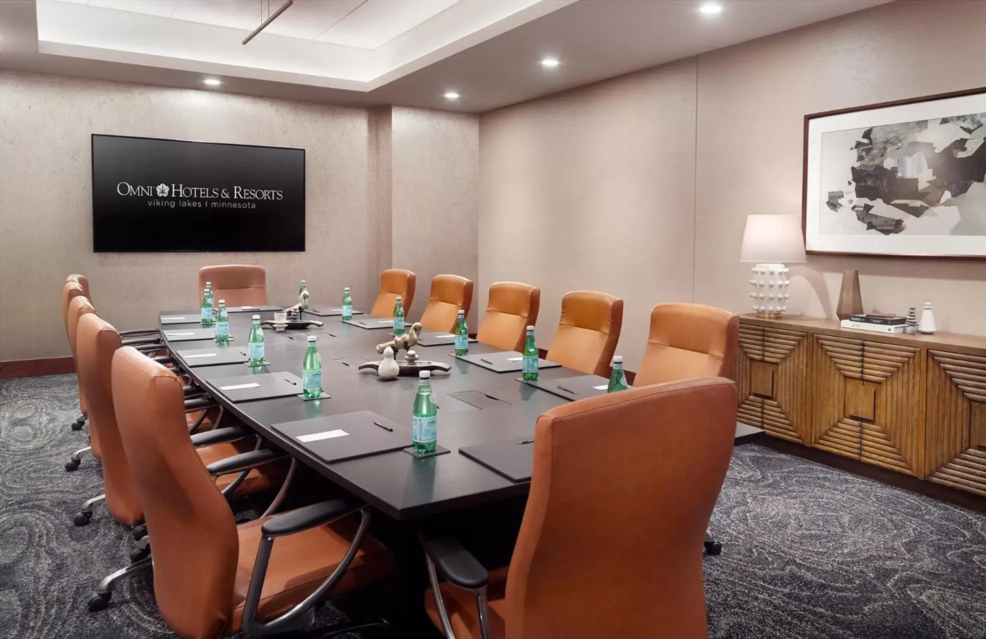 Business facilities in Omni Viking Lakes