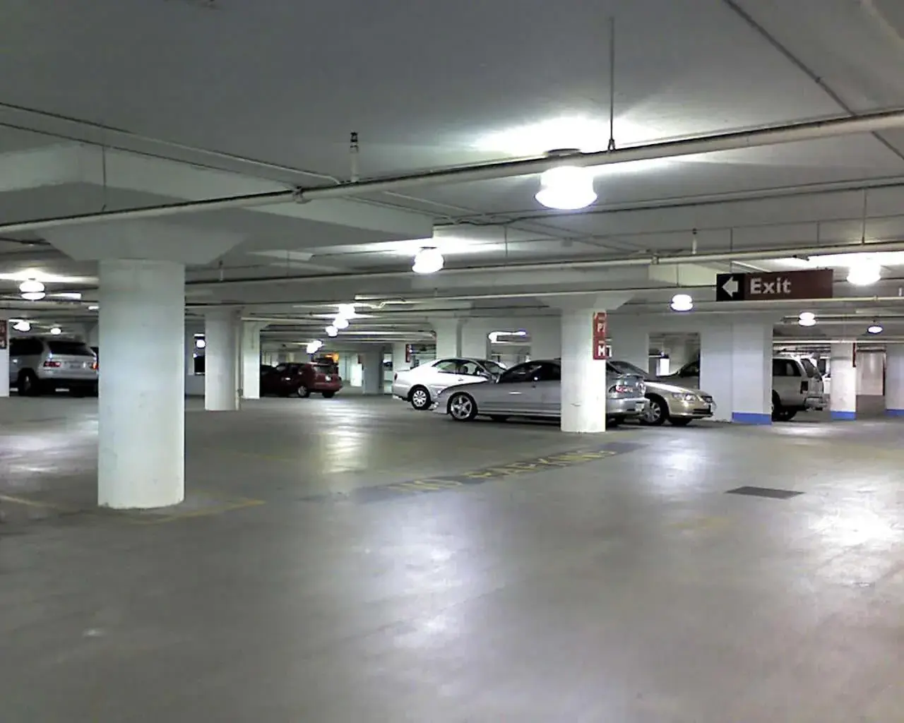Parking in Avenue Suites & Appart Hotel Deluxe
