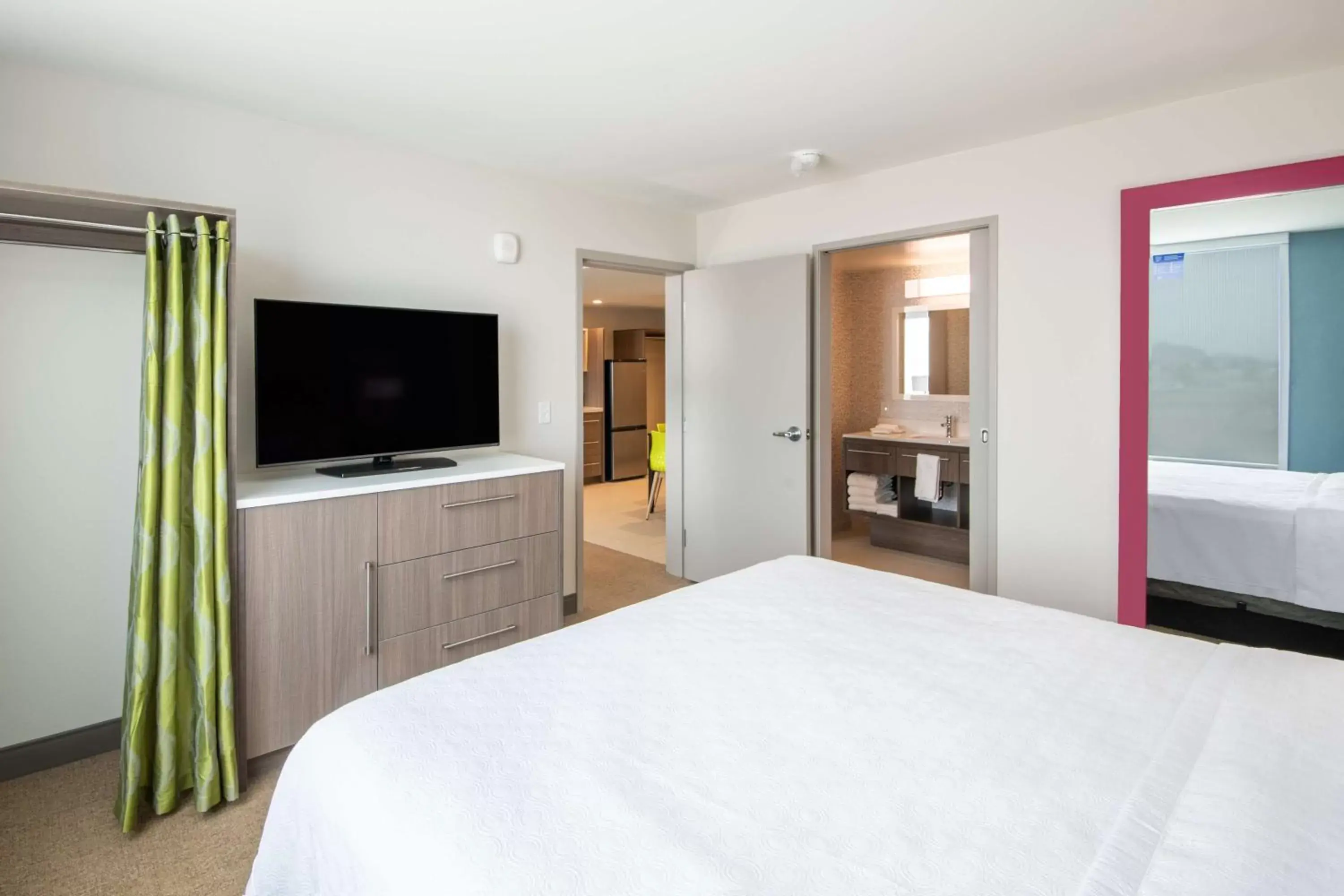 Bedroom, TV/Entertainment Center in Home2 Suites By Hilton Phoenix Airport North, Az