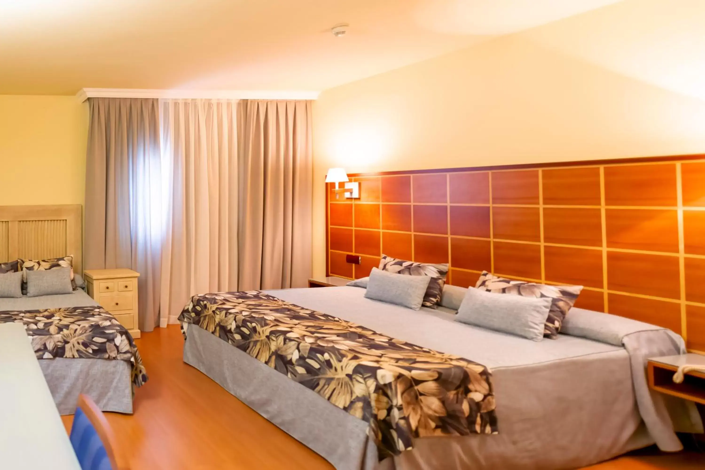 Photo of the whole room, Bed in Ramblas Vendrell