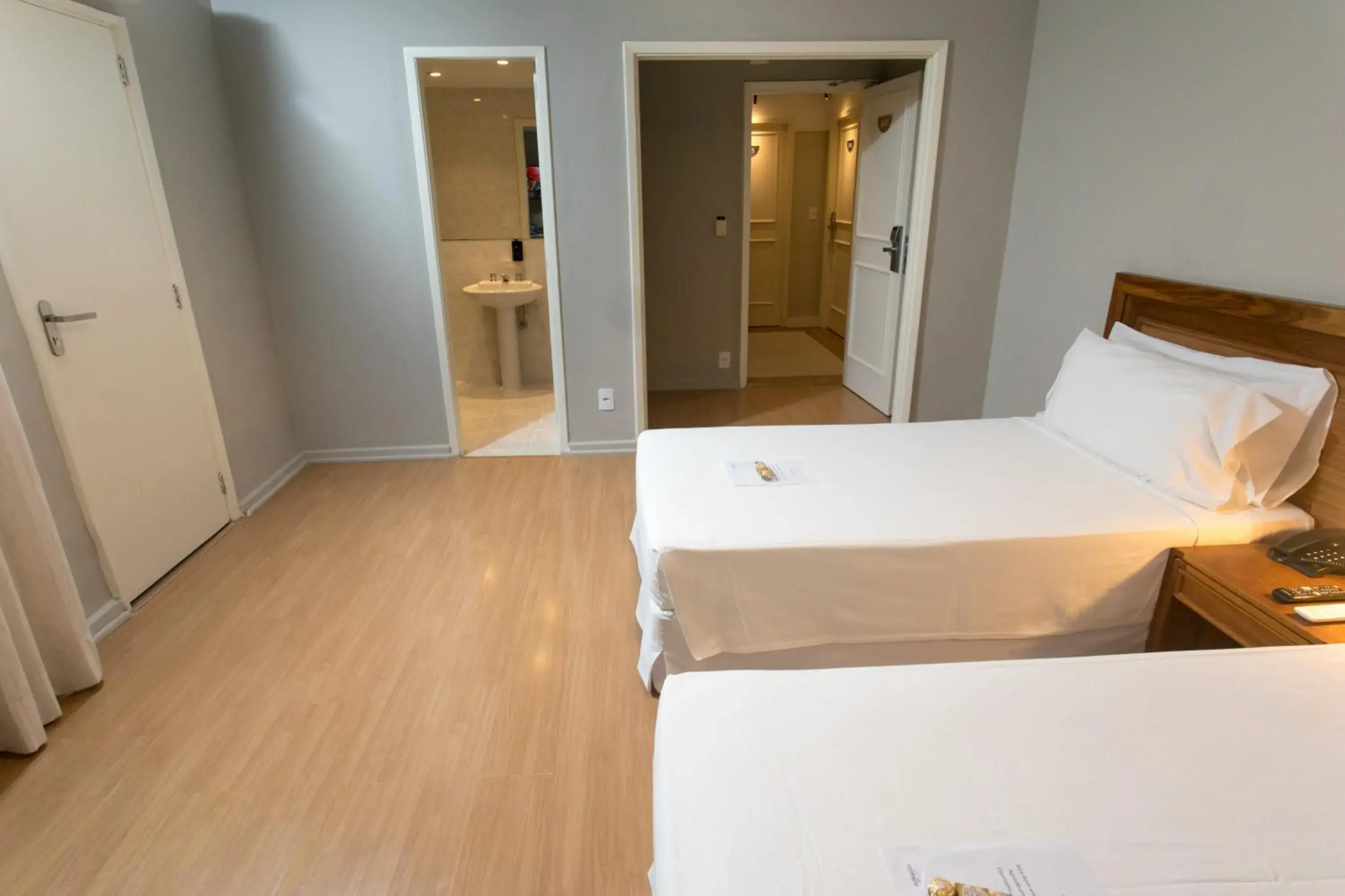 Bedroom, Bed in Regency Park Hotel Bedroom, Bed in Regency Park Hotel