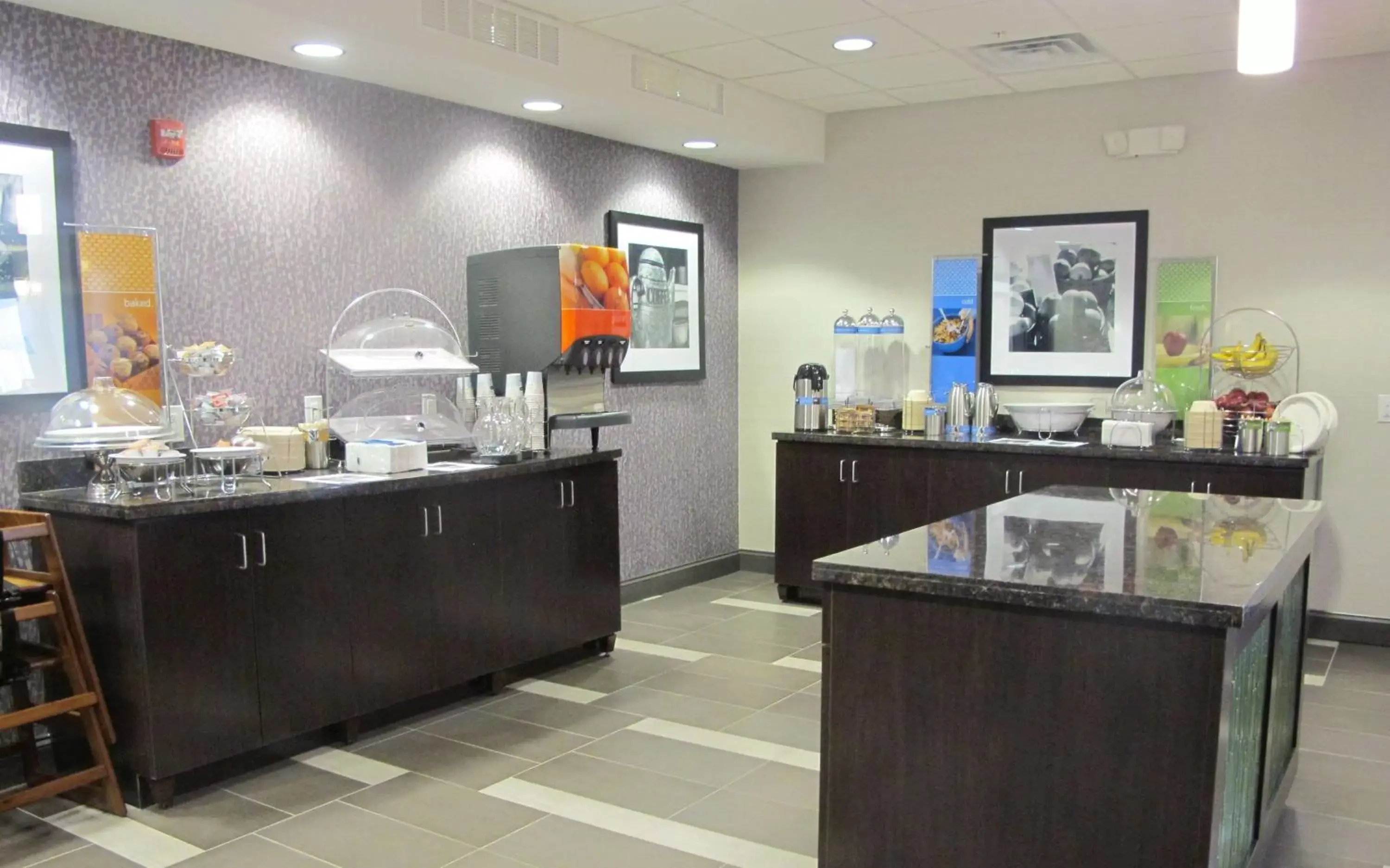 Dining area, Restaurant/Places to Eat in Hampton Inn Leesville