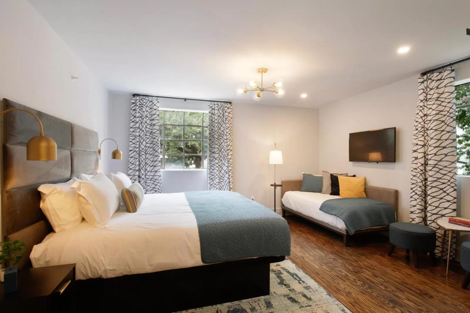 Large Double Room in The Present Hotel