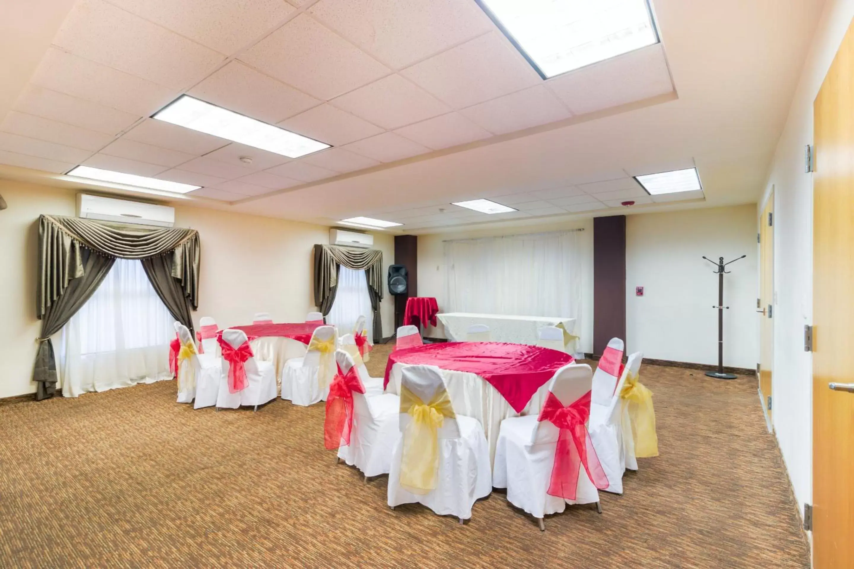 Banquet/Function facilities, Banquet Facilities in Capital O Hotel Herederos, Piedras Negras