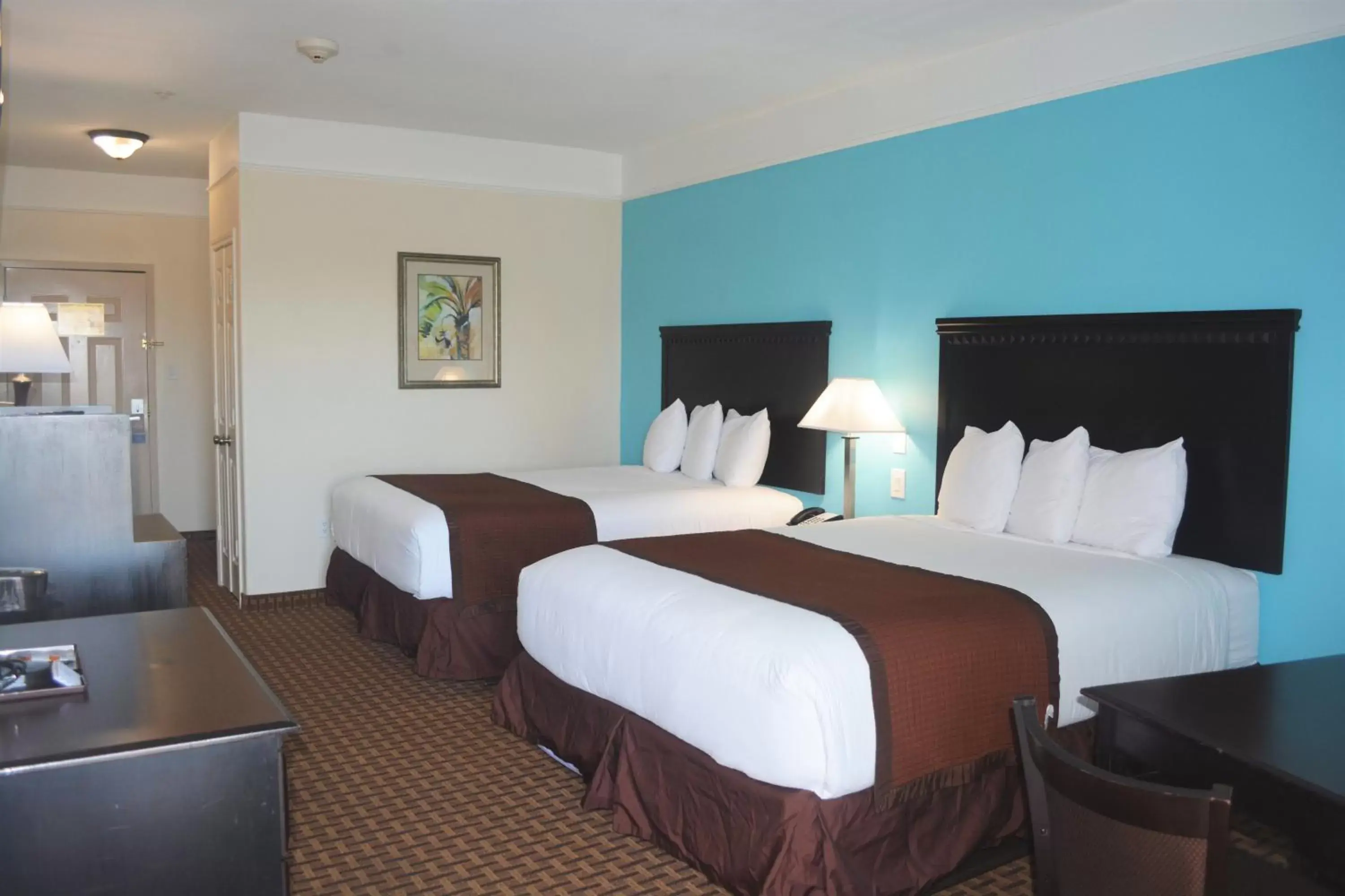 Photo of the whole room, Bed in Baymont by Wyndham Galveston