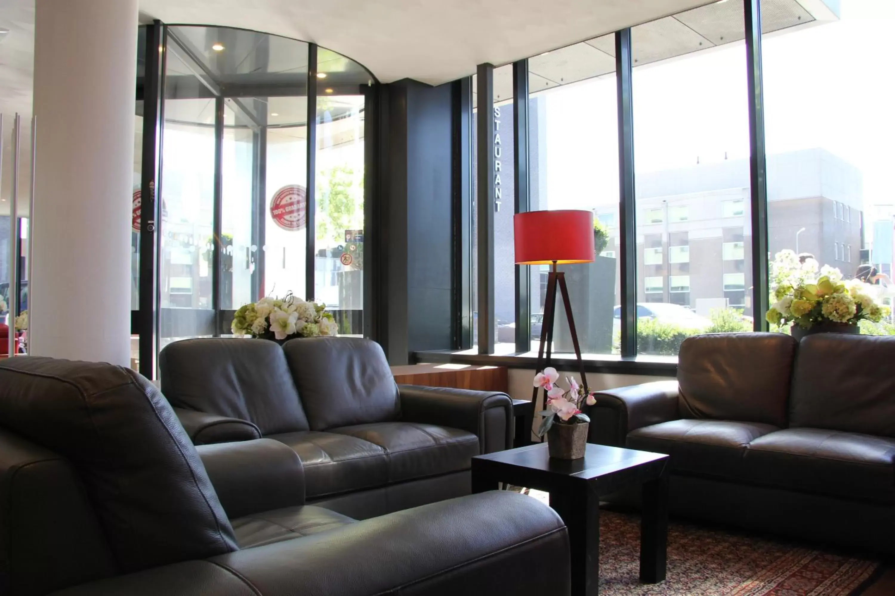 Lounge or bar, Seating Area in Bastion Hotel Amsterdam Airport