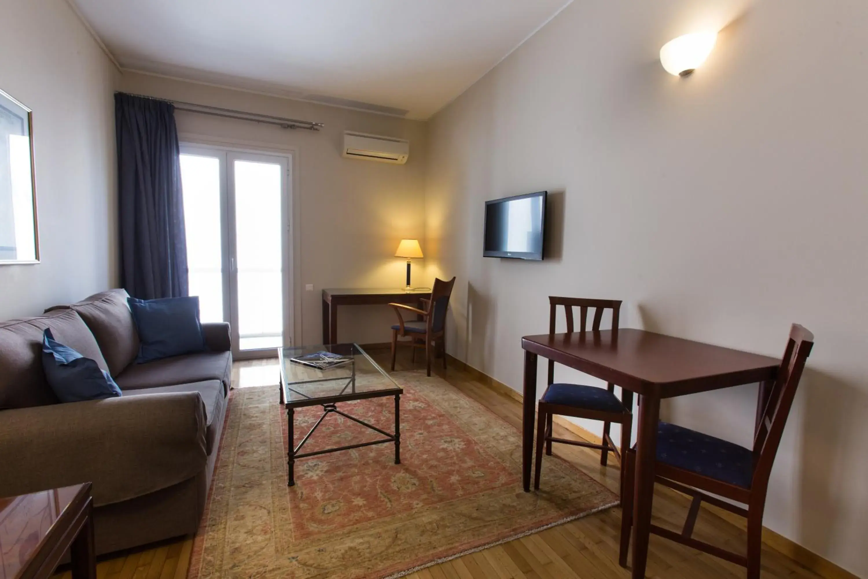 TV and multimedia, Seating Area in Delice Hotel - Family Apartments