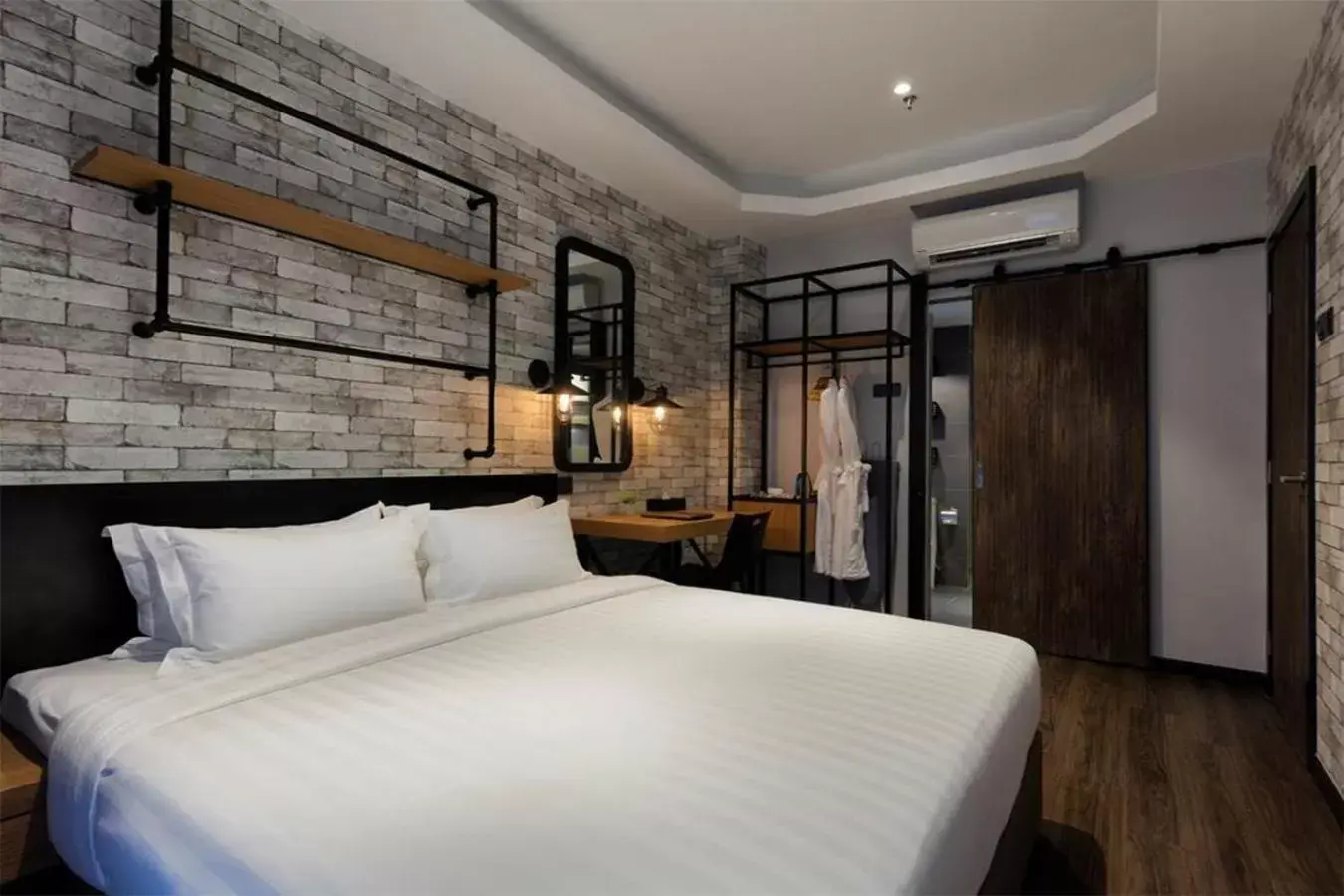 Bedroom, Bed in The Granite Luxury Hotel Penang