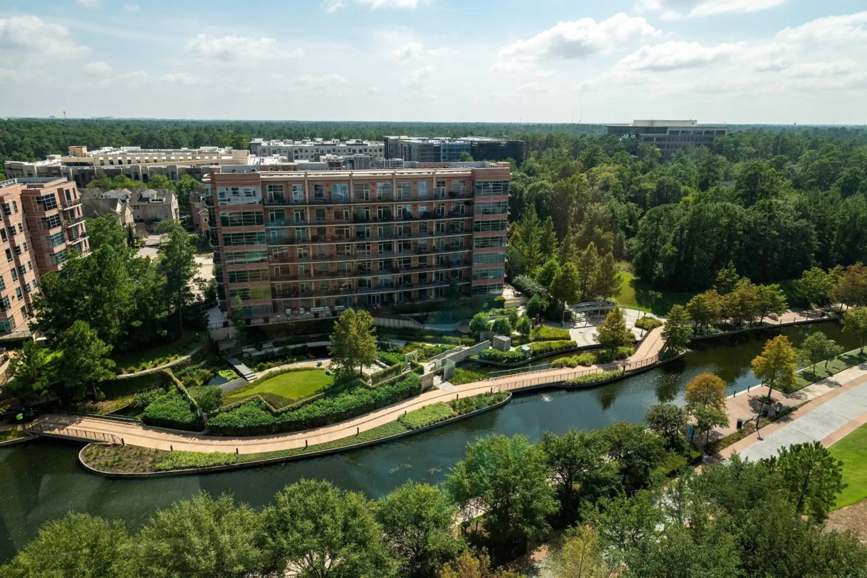 Photo of the whole room, Bird's-eye View in The Woodlands Waterway Marriott Hotel and Convention Center