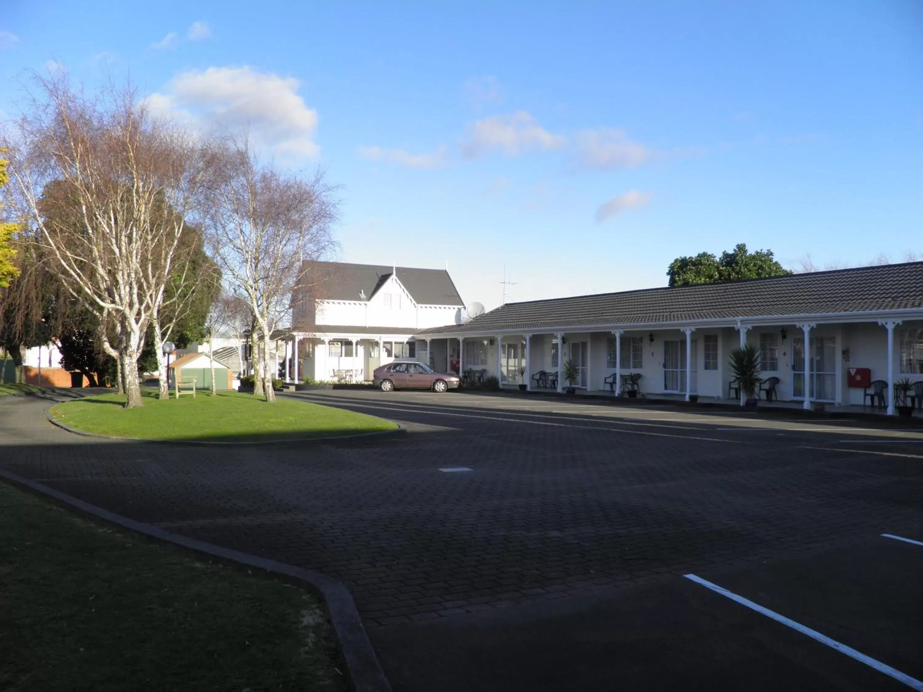 Facade/entrance, Property Building in Kings Court Motel