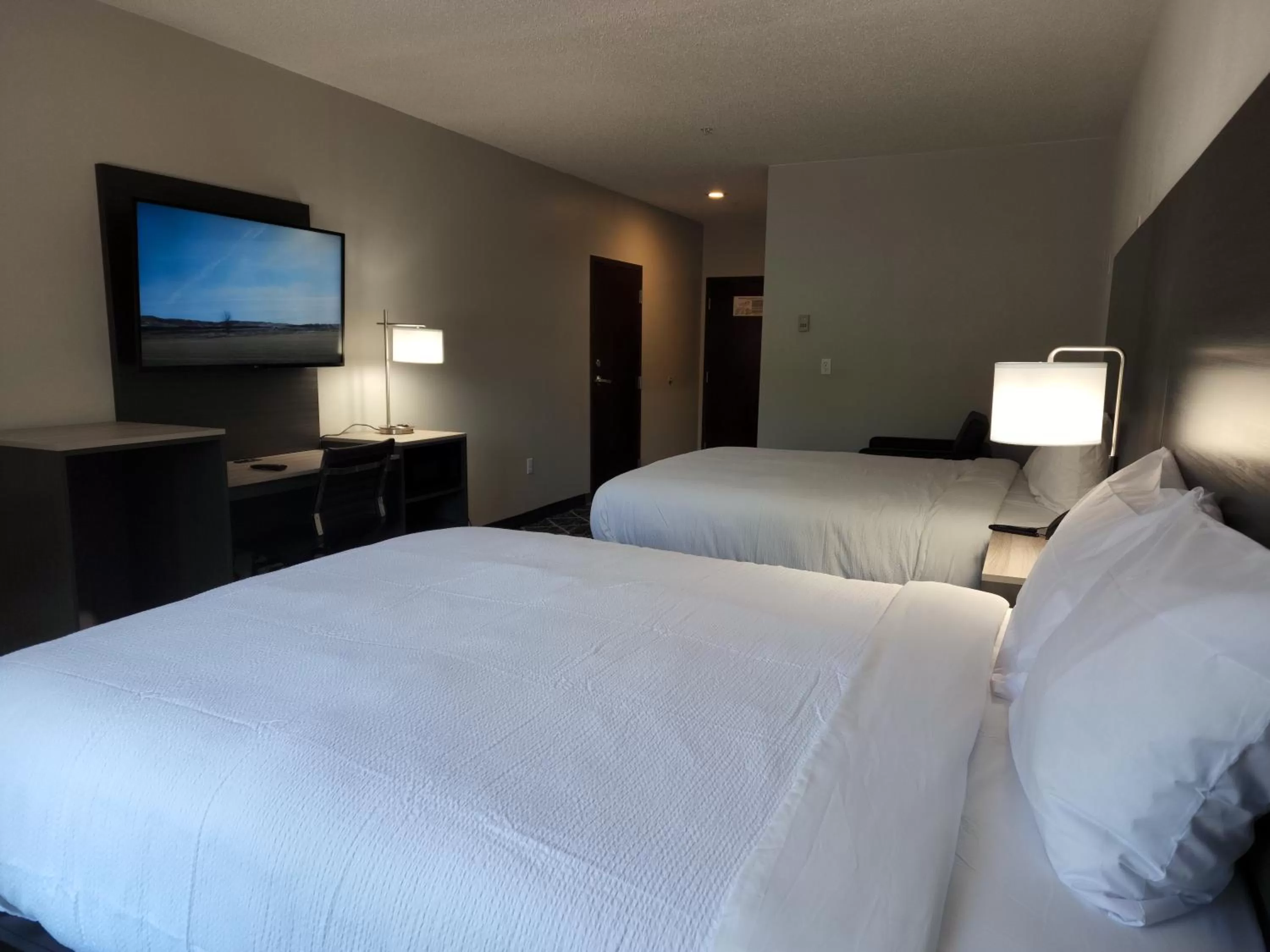 Queen Room - Disability Access in The George NY