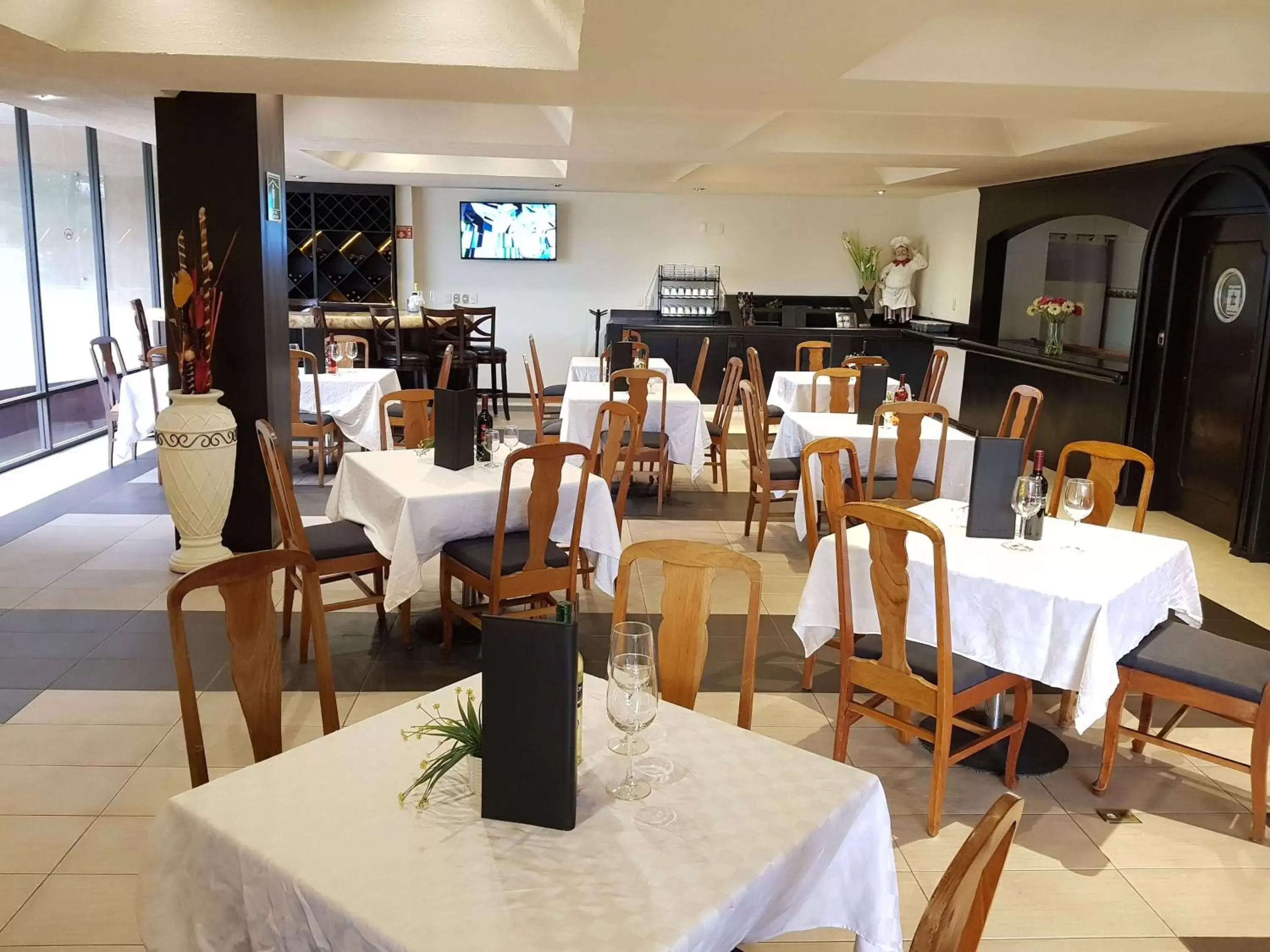 Restaurant/places to eat in Best Western Plus Gran Marques Restaurant/places to eat in Best Western Plus Gran Marques