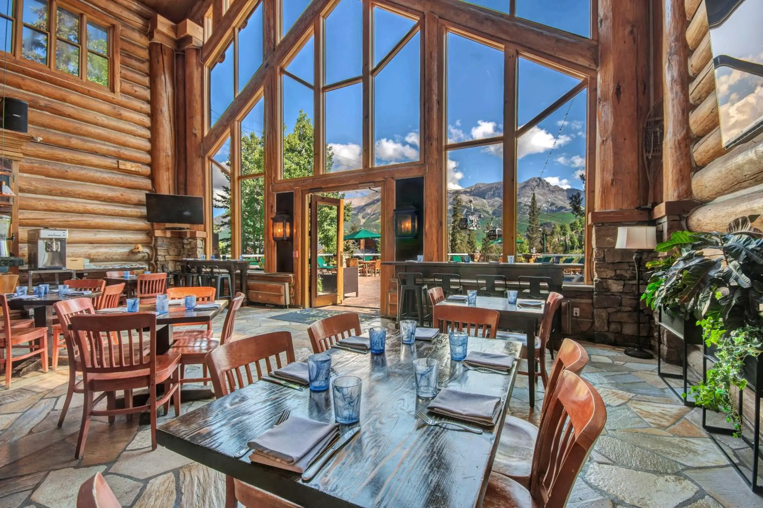 Restaurant/Places to Eat in Mountain Lodge at Telluride