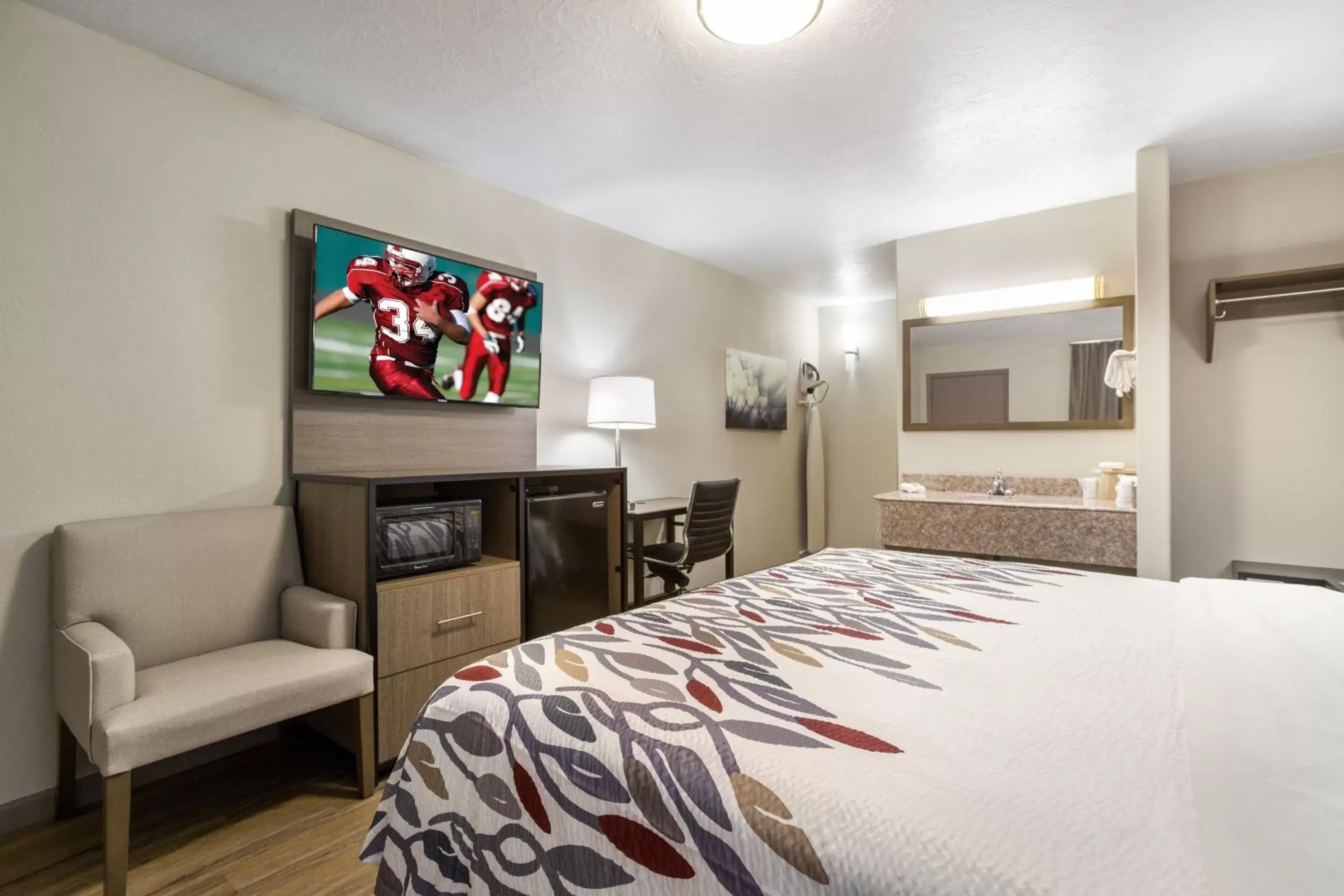 Bedroom, Bed in Red Roof Inn Socorro