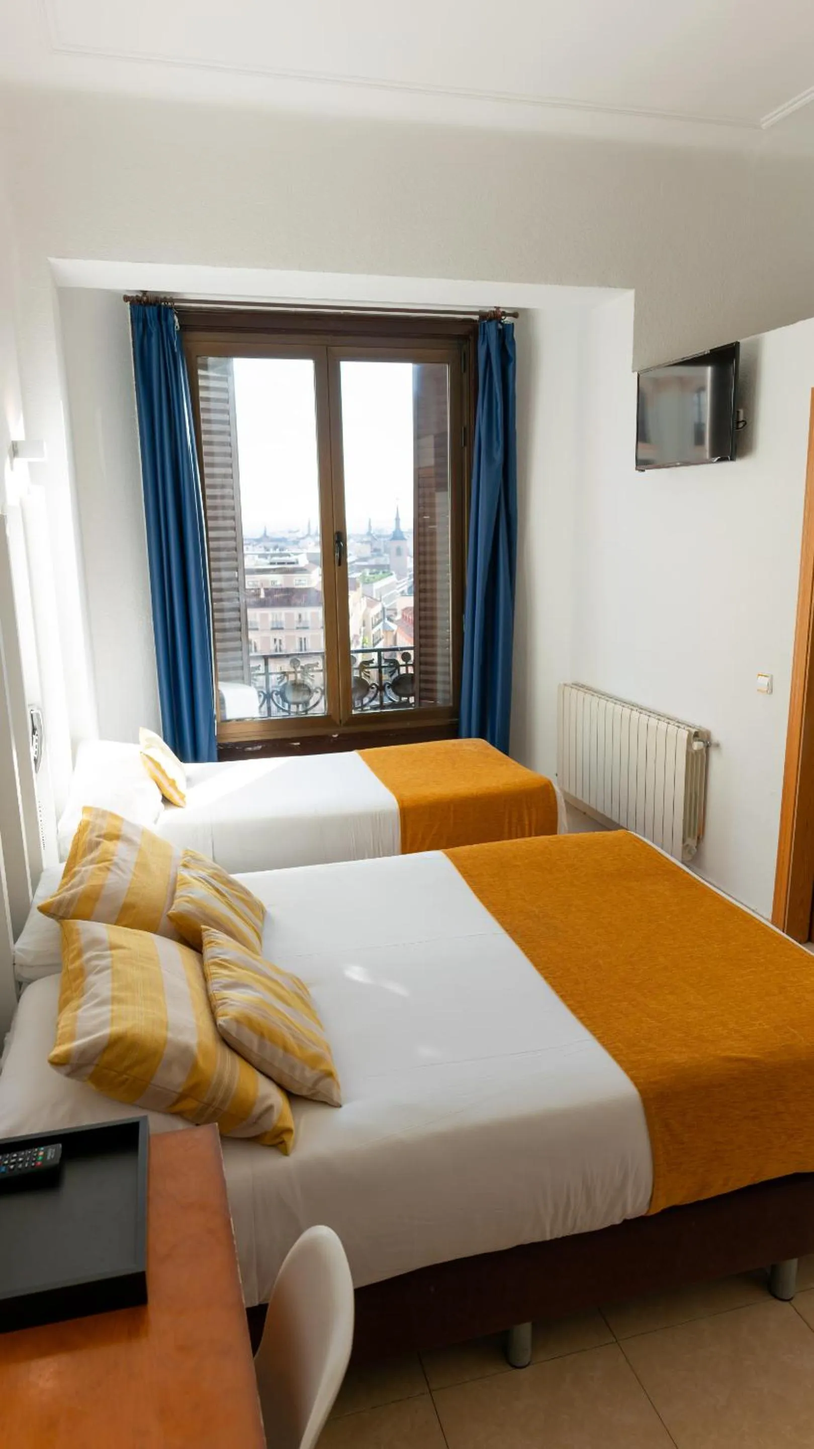 Bedroom, Bed in Hostal Josefina-Gran Vía