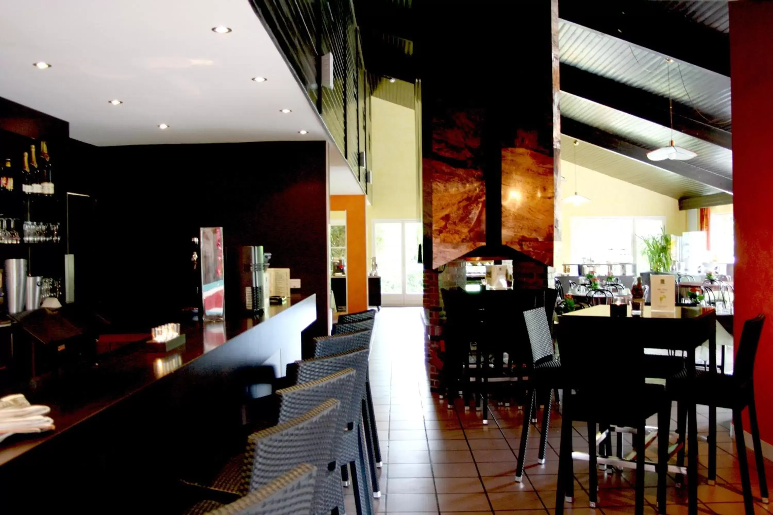 Lounge or bar, Restaurant/Places to Eat in La Berteliere, The Originals Relais (Qualys-Hotel)
