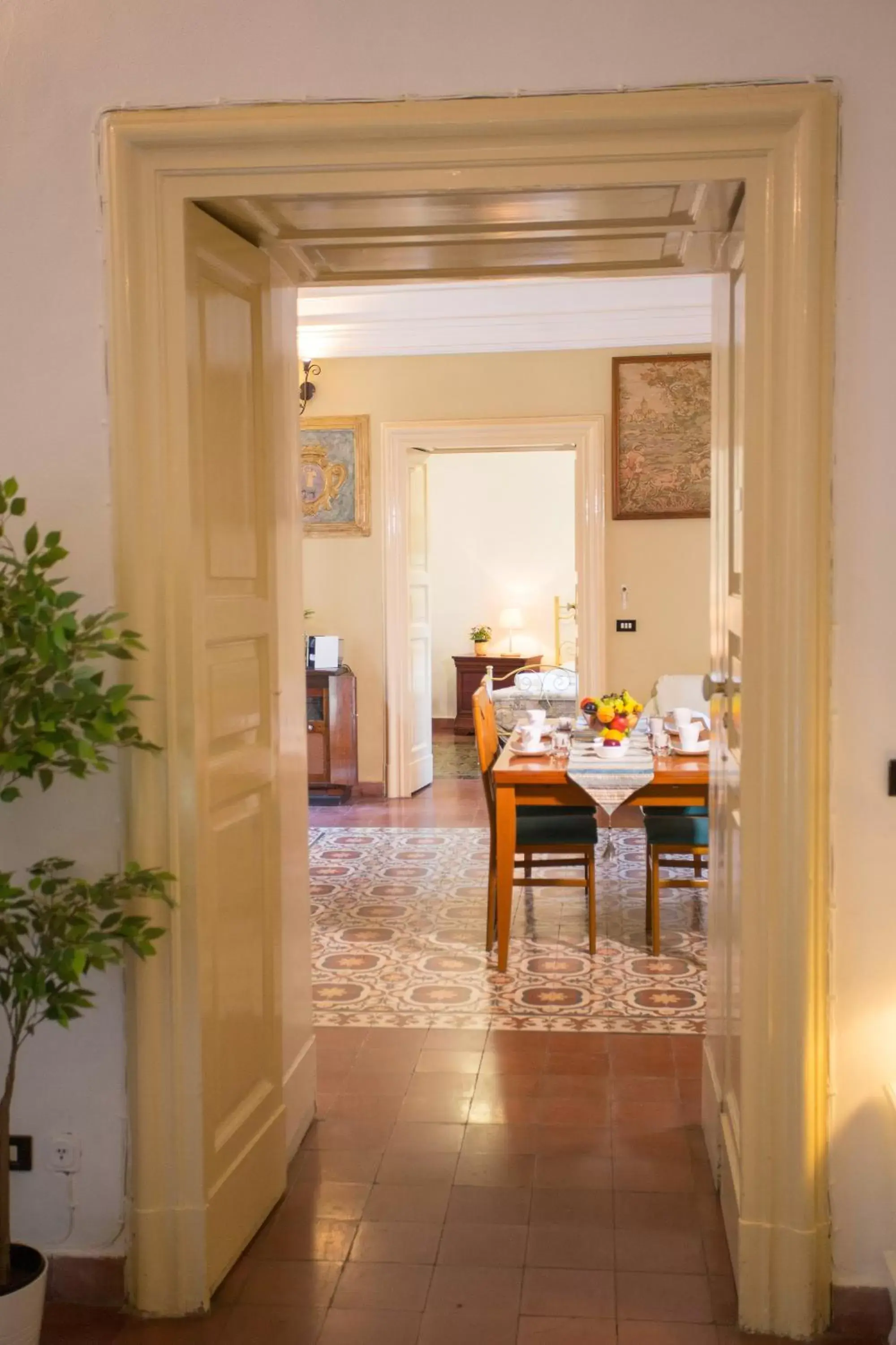 Communal lounge/ TV room, Restaurant/Places to Eat in B&B Palazzo Bruca Catania