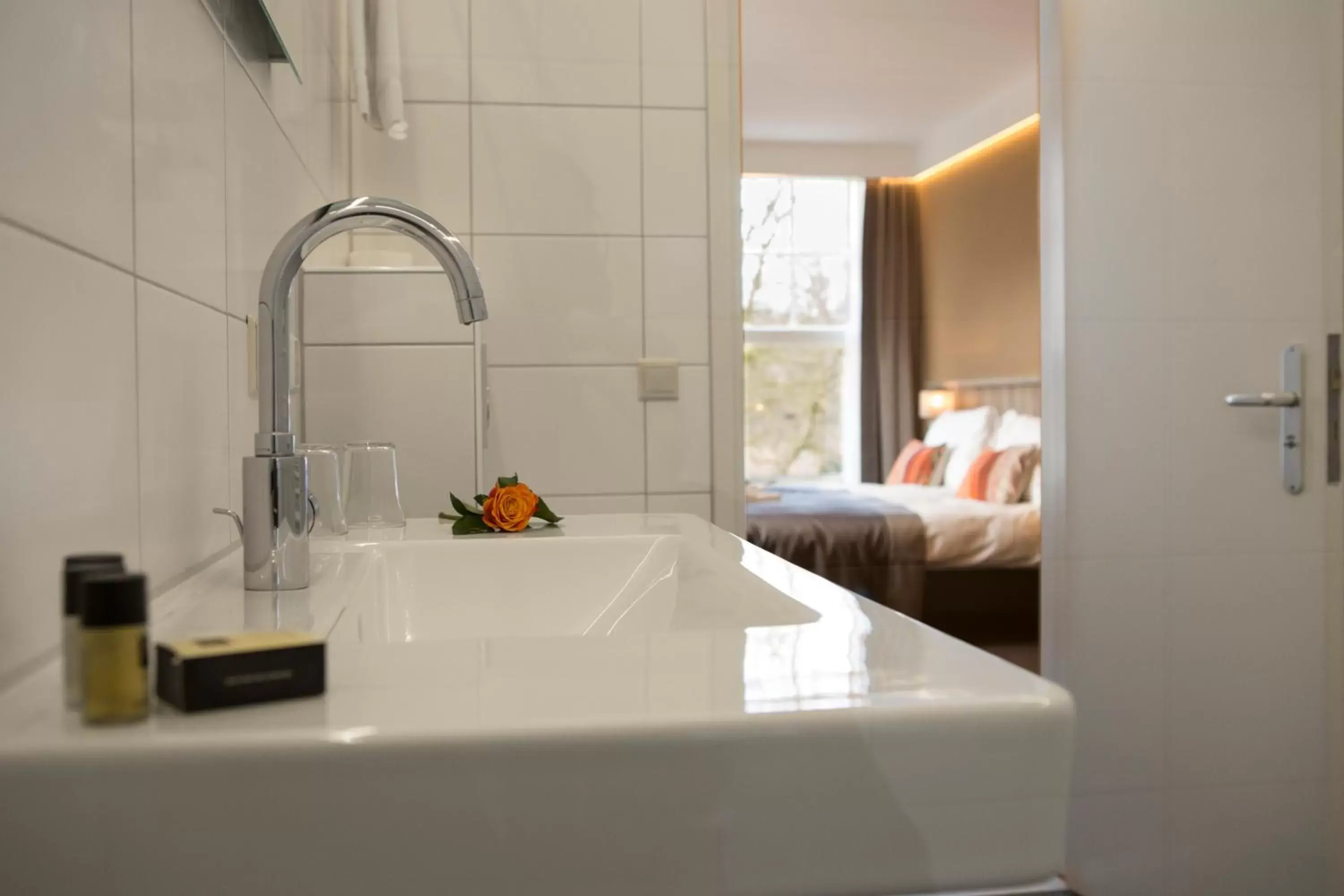 Photo of the whole room, Bathroom in Landgoed Hotel & Restaurant Carelshaven