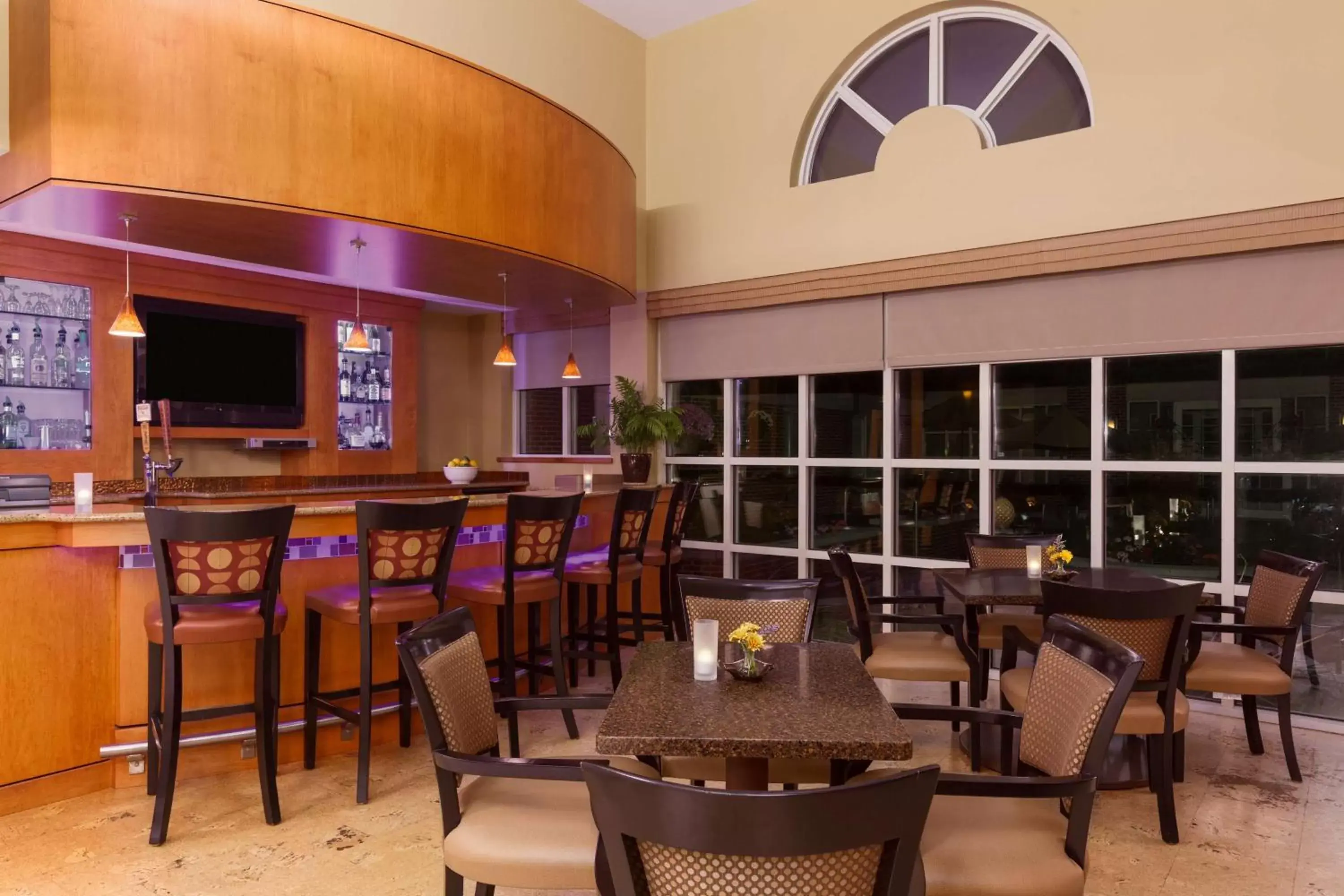 Lounge or bar, Restaurant/Places to Eat in Hilton Garden Inn Lancaster