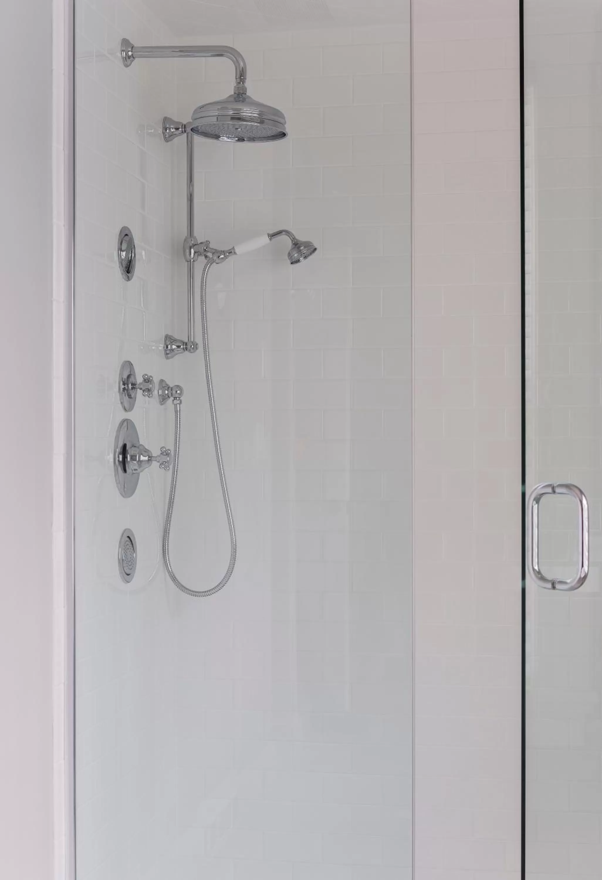 Shower in The Inn at Hastings Park, Relais & Châteaux