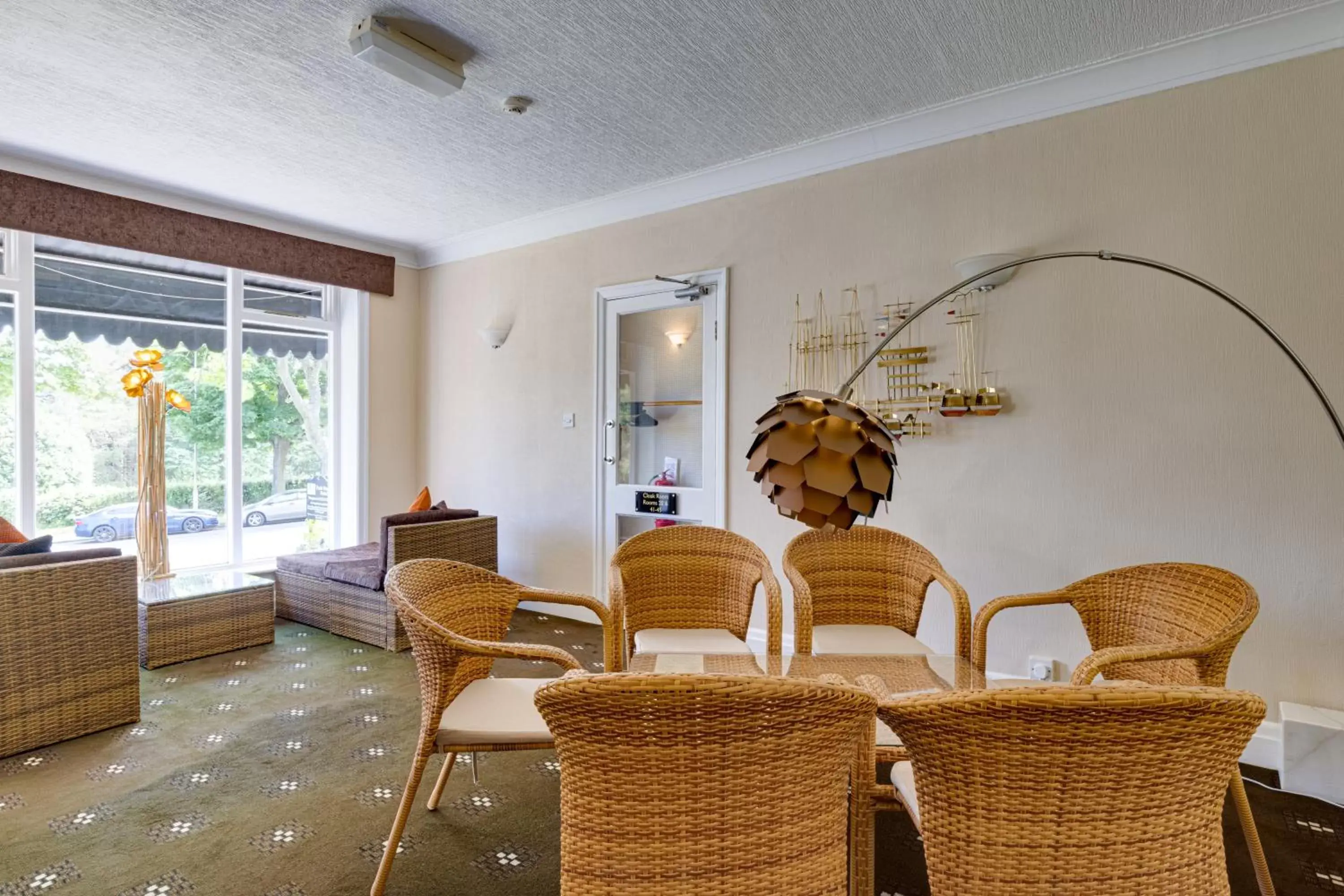 Lounge or bar, Seating Area in Park Manor Hotel