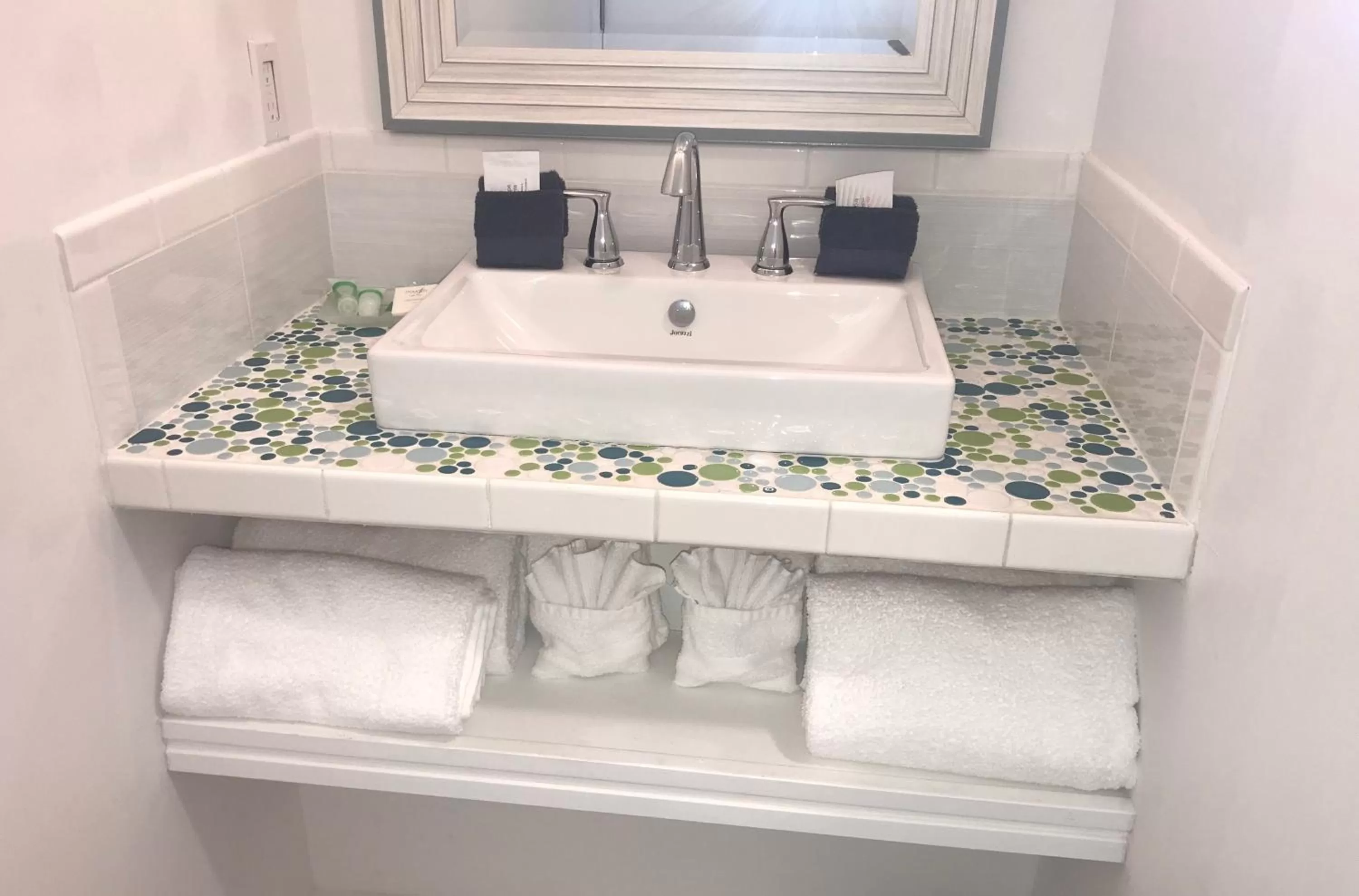 Bathroom in Dame Fortune's Cottage Court