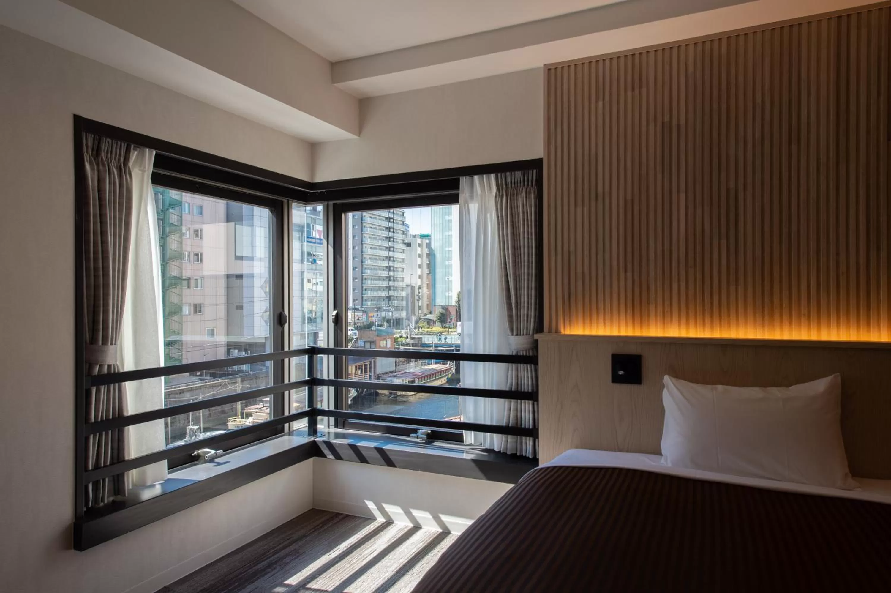 View (from property/room), Bed in Belmont Hotel