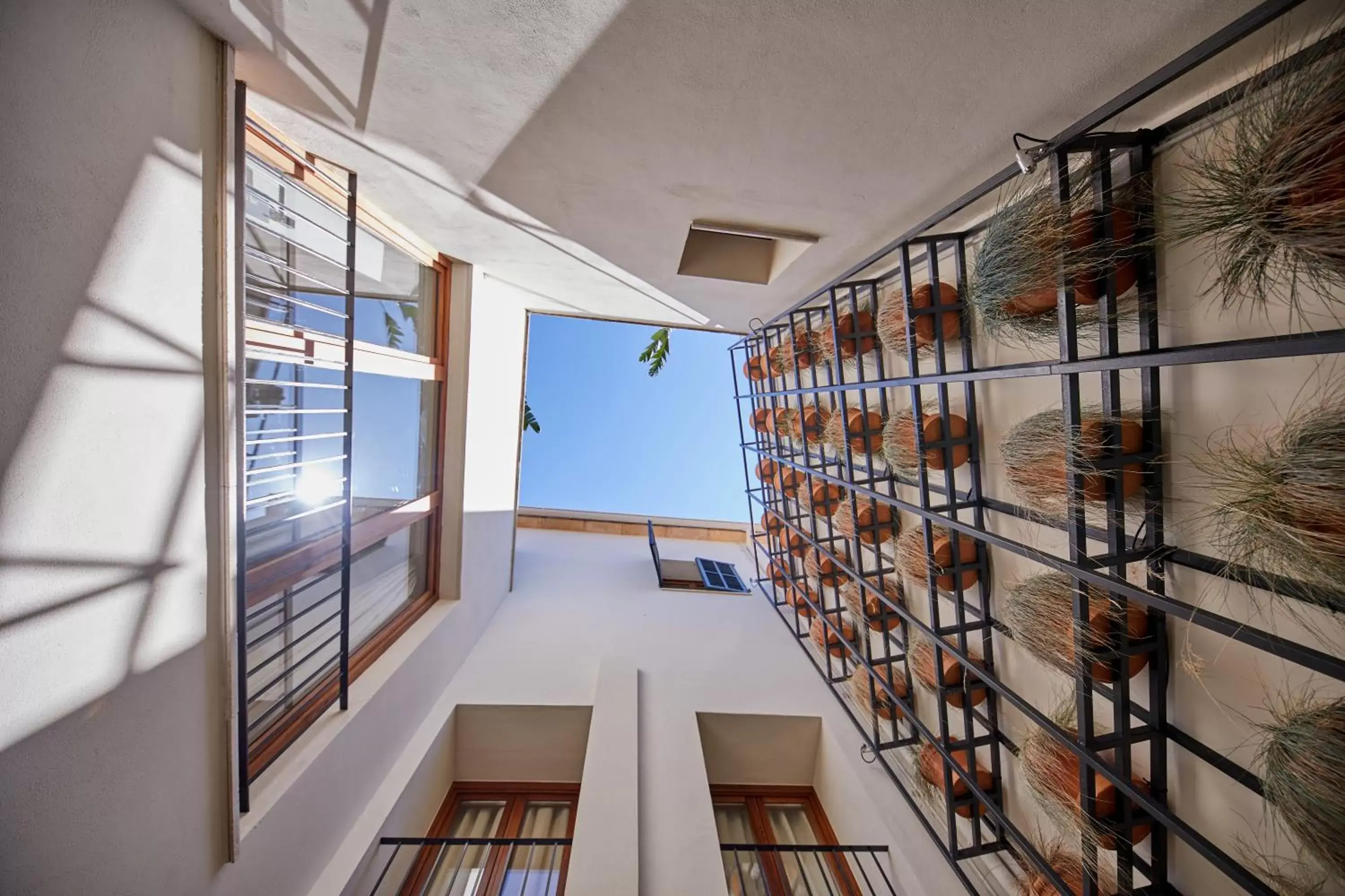 Inner courtyard view, Balcony/Terrace in Mon Boutique Hotel