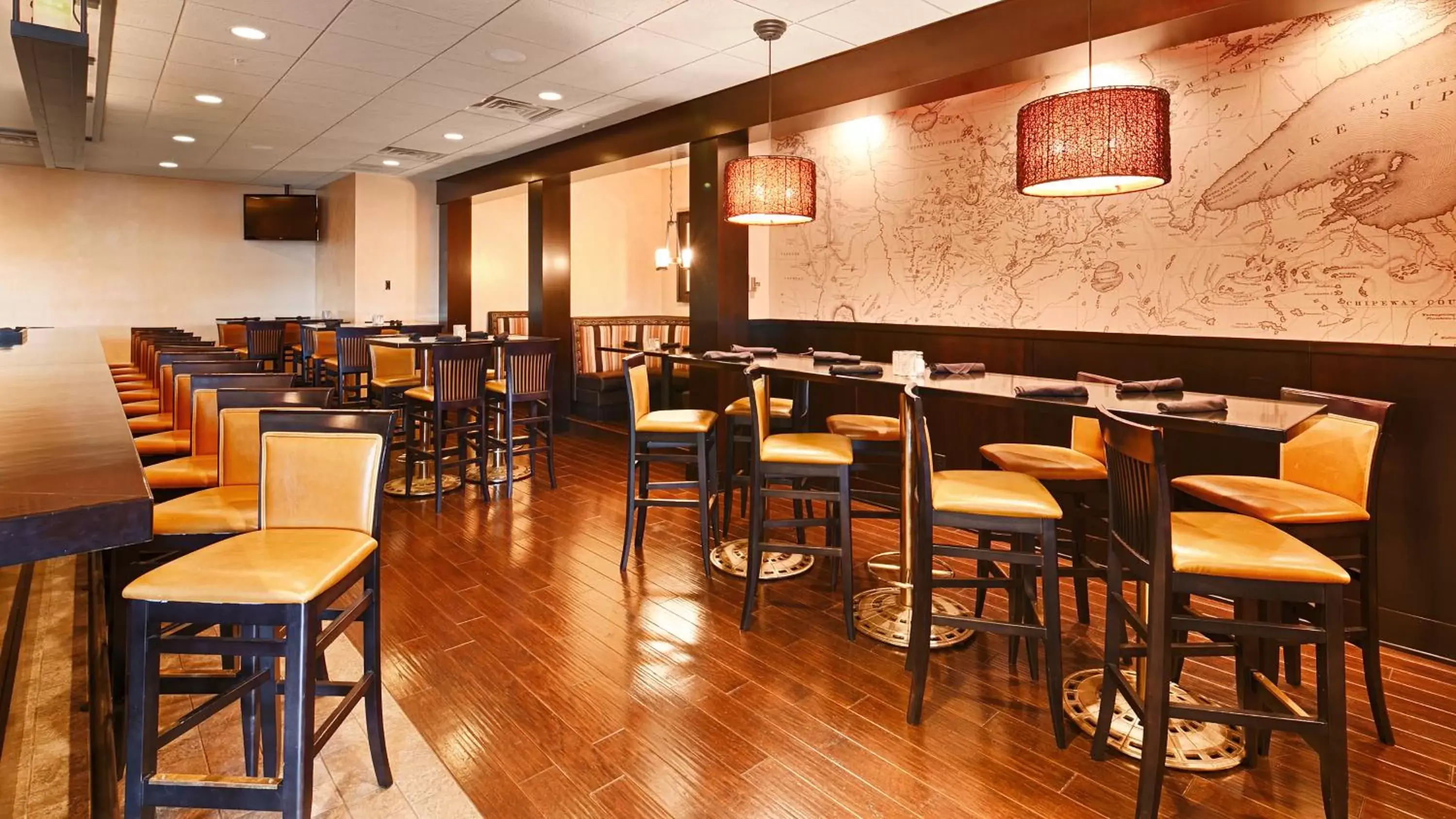 Lounge or bar, Restaurant/Places to Eat in Best Western Premier Nicollet Inn