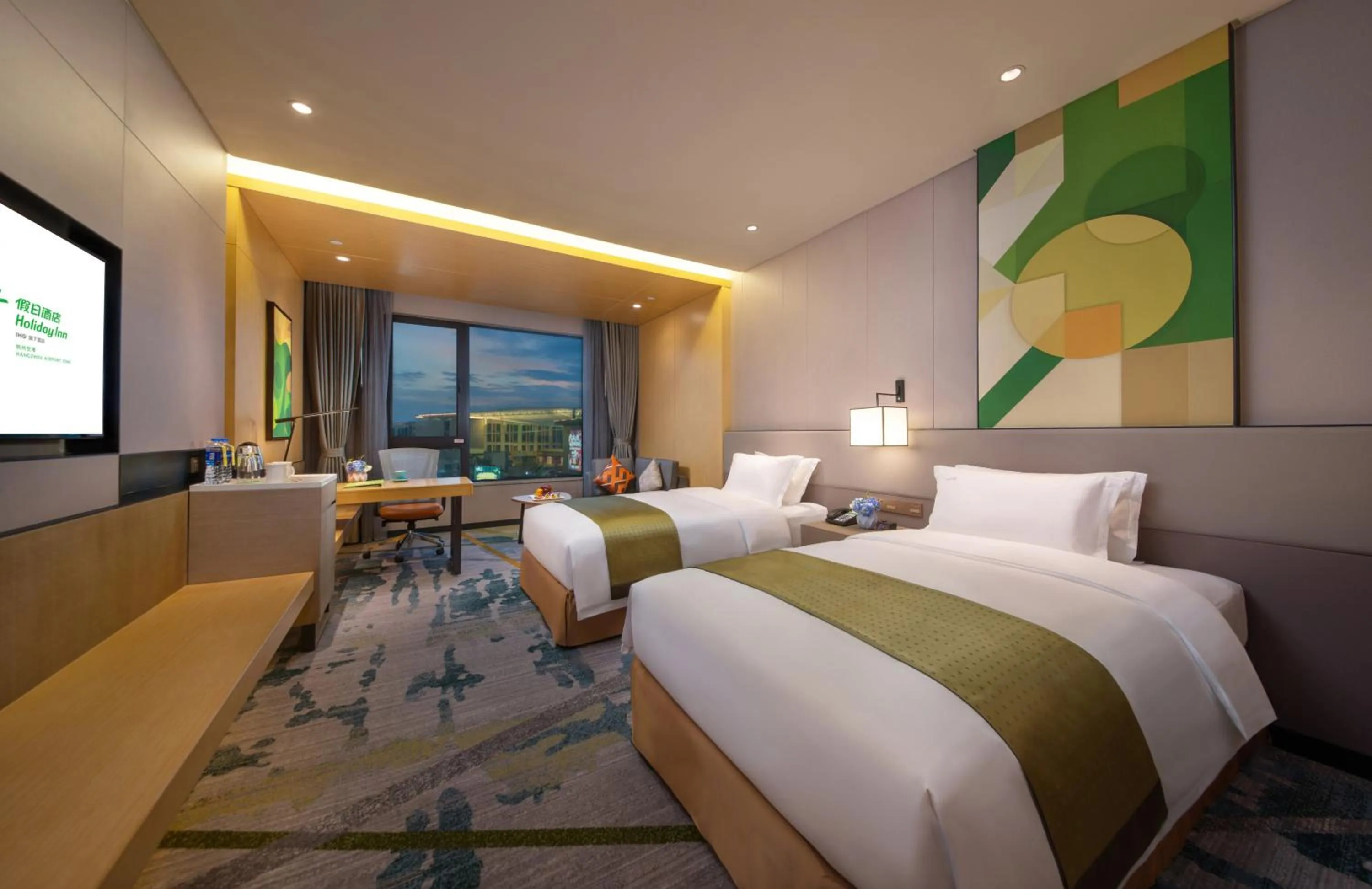 Photo of the whole room, Bed in Holiday Inn Hangzhou Airport Zone by IHG