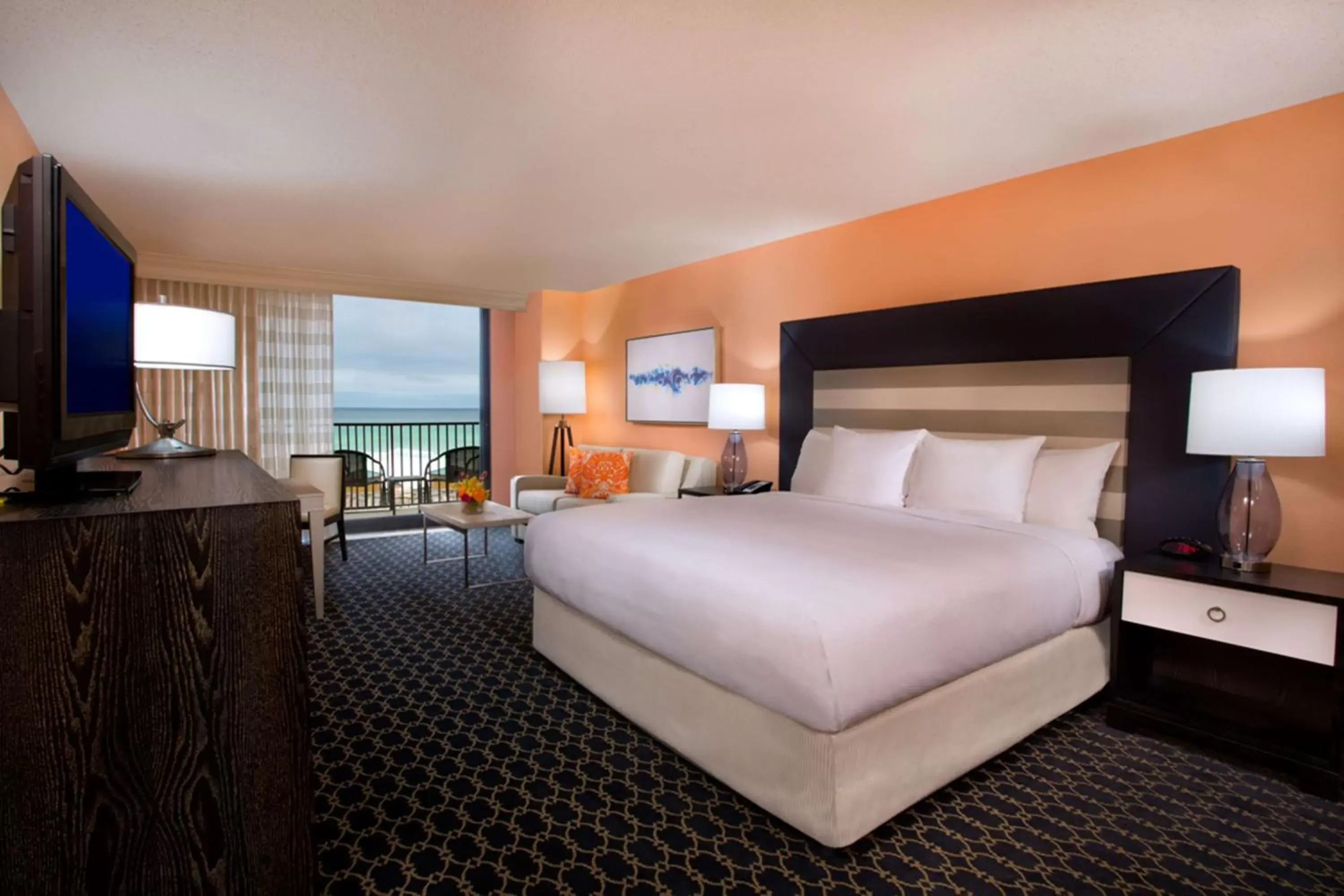Bed in Hilton Sandestin Beach Golf Resort & Spa