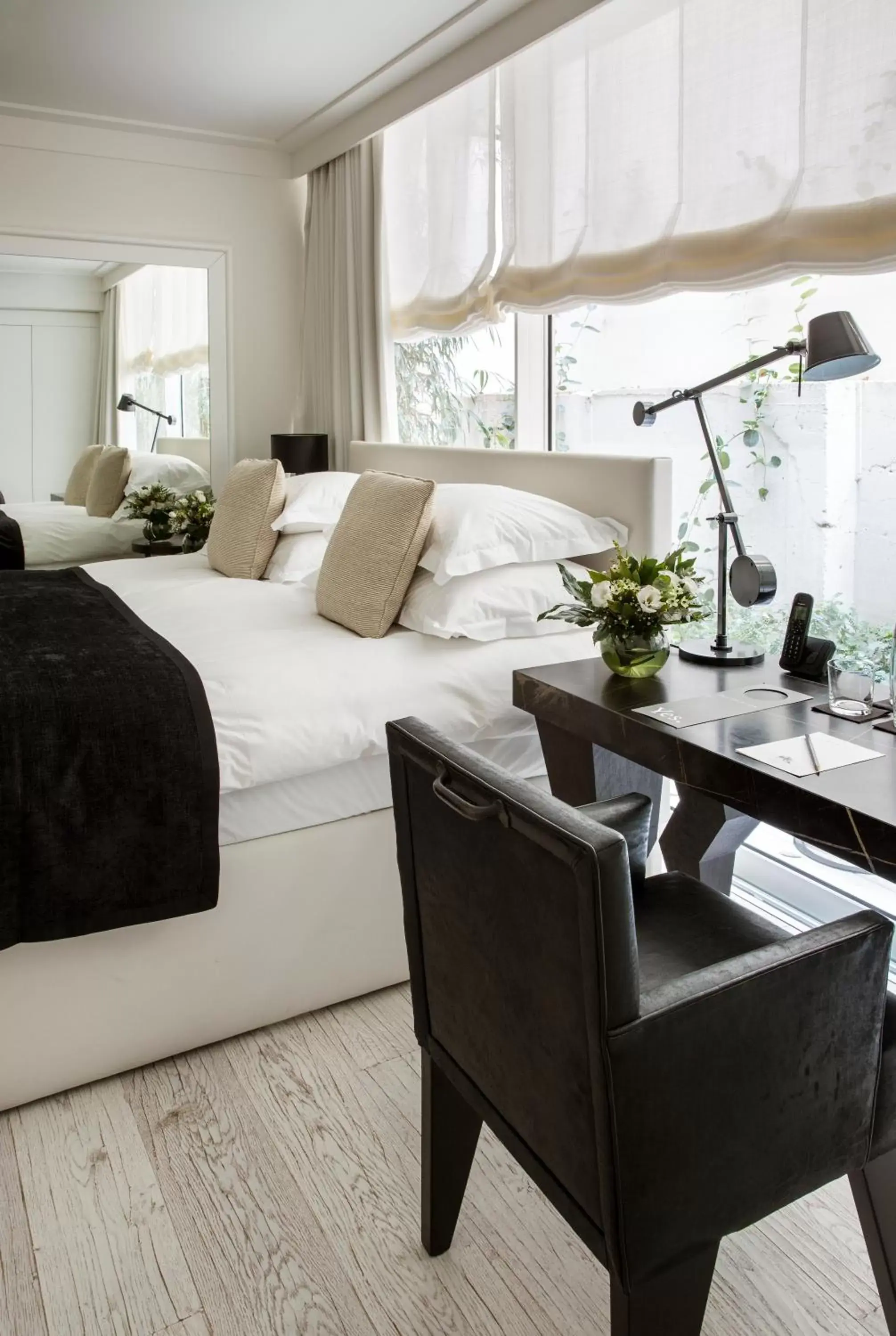 Deluxe Double or Twin Room in White Villa Tel Aviv Hotel Deluxe Double or Twin Room in White Villa Tel Aviv Hotel