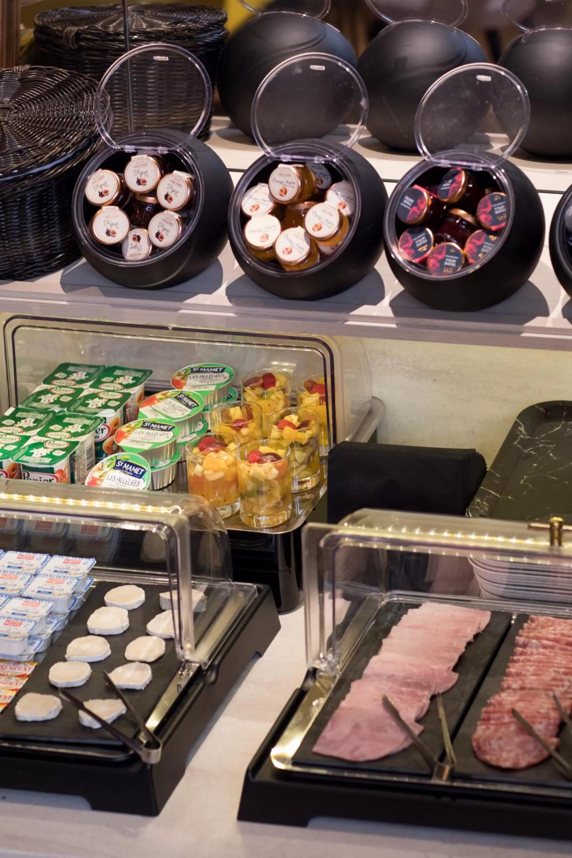 Food and drinks in Prince Albert Lyon Bercy