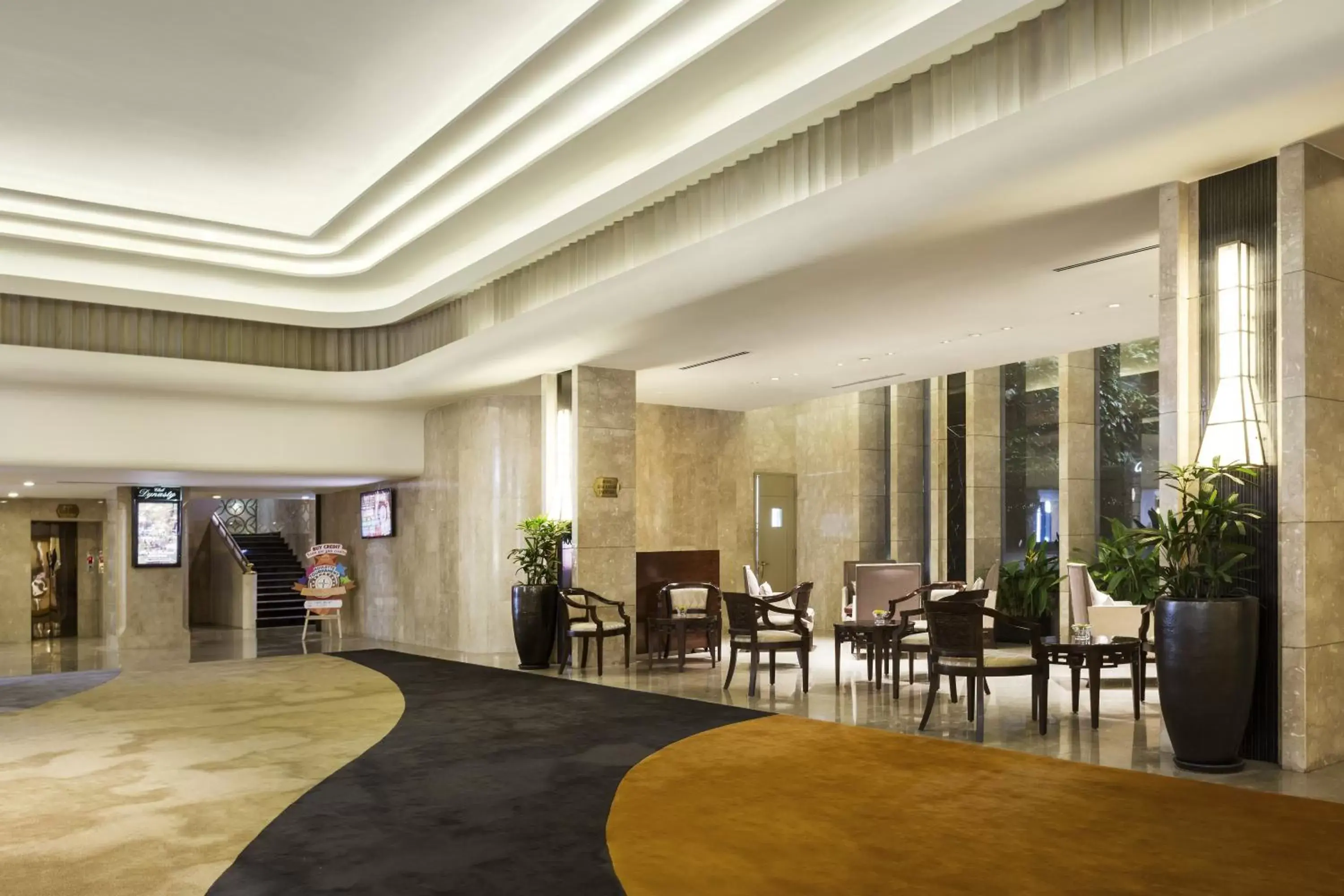 Lobby or reception, Lounge/Bar in Rex Hotel