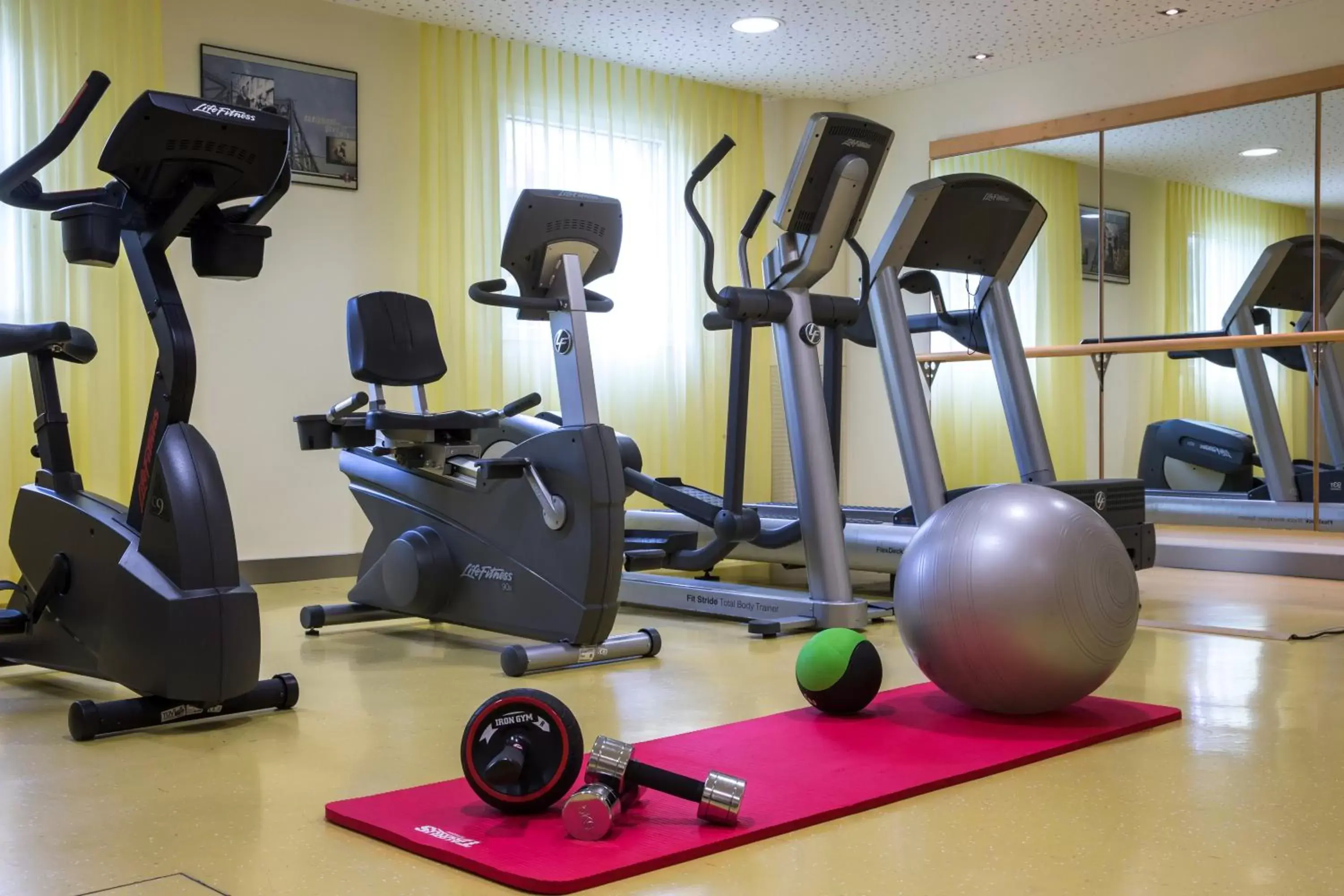 Fitness centre/facilities, Fitness Center/Facilities in Radisson Hotel Zurich Airport