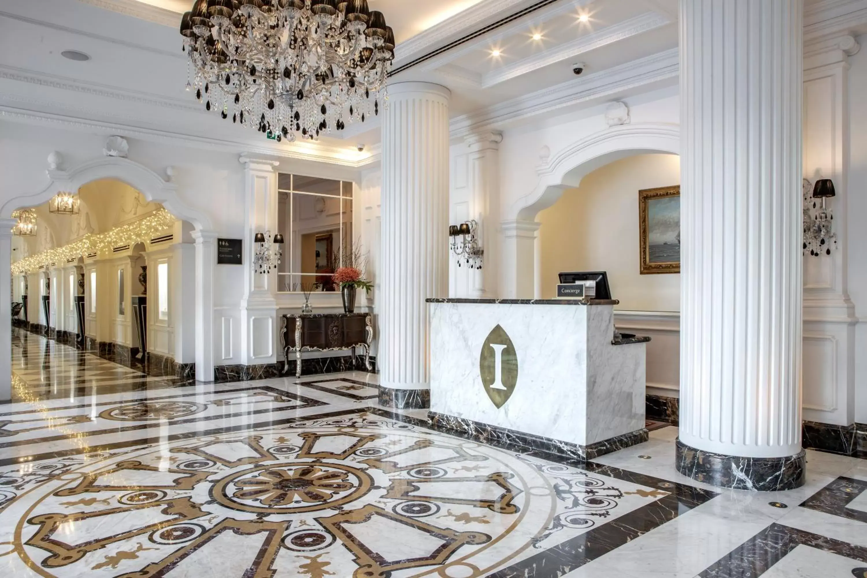 Property building, Lobby/Reception in InterContinental Porto - Palacio das Cardosas, an IHG Hotel