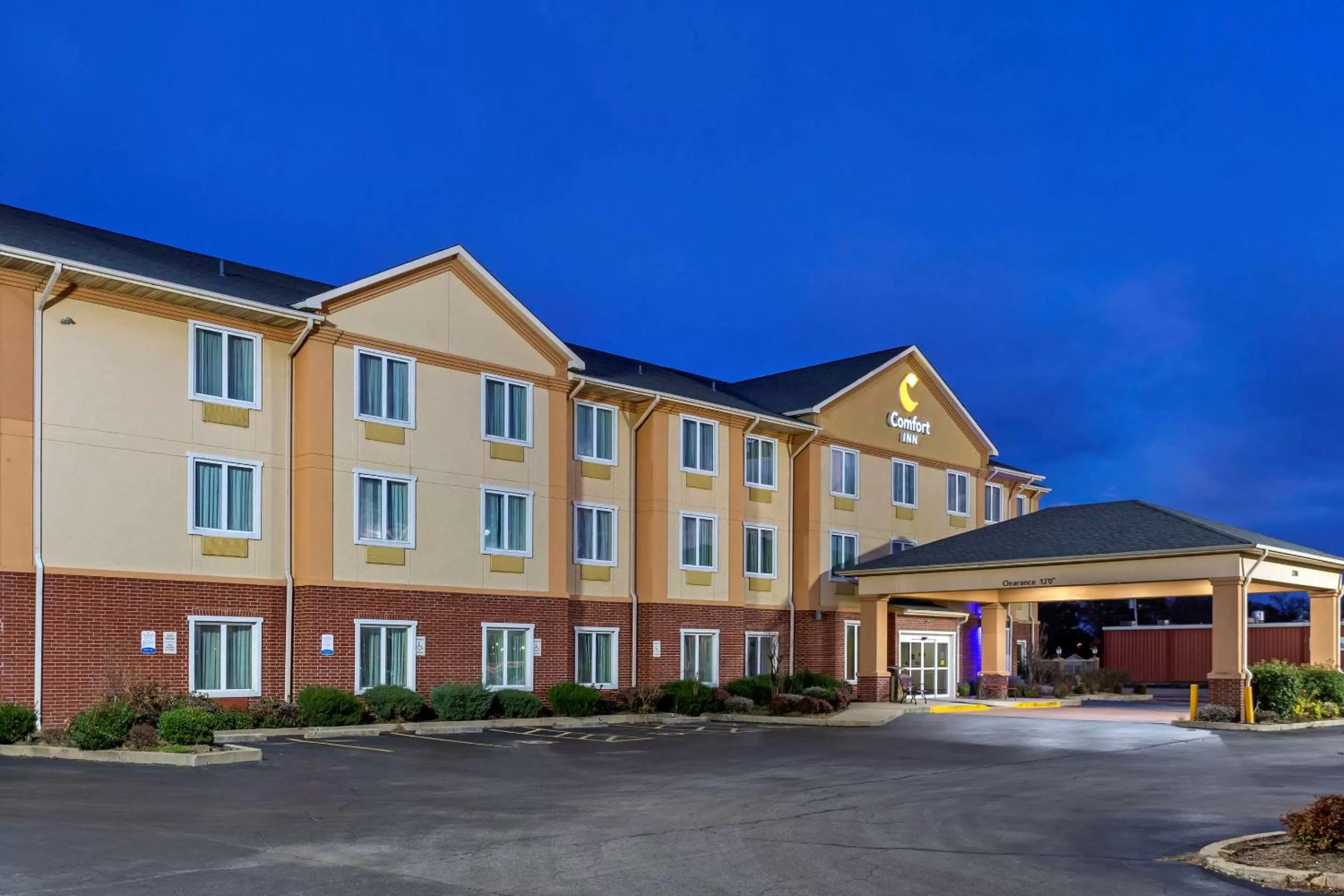 Property building in Comfort Inn Marion - West Memphis