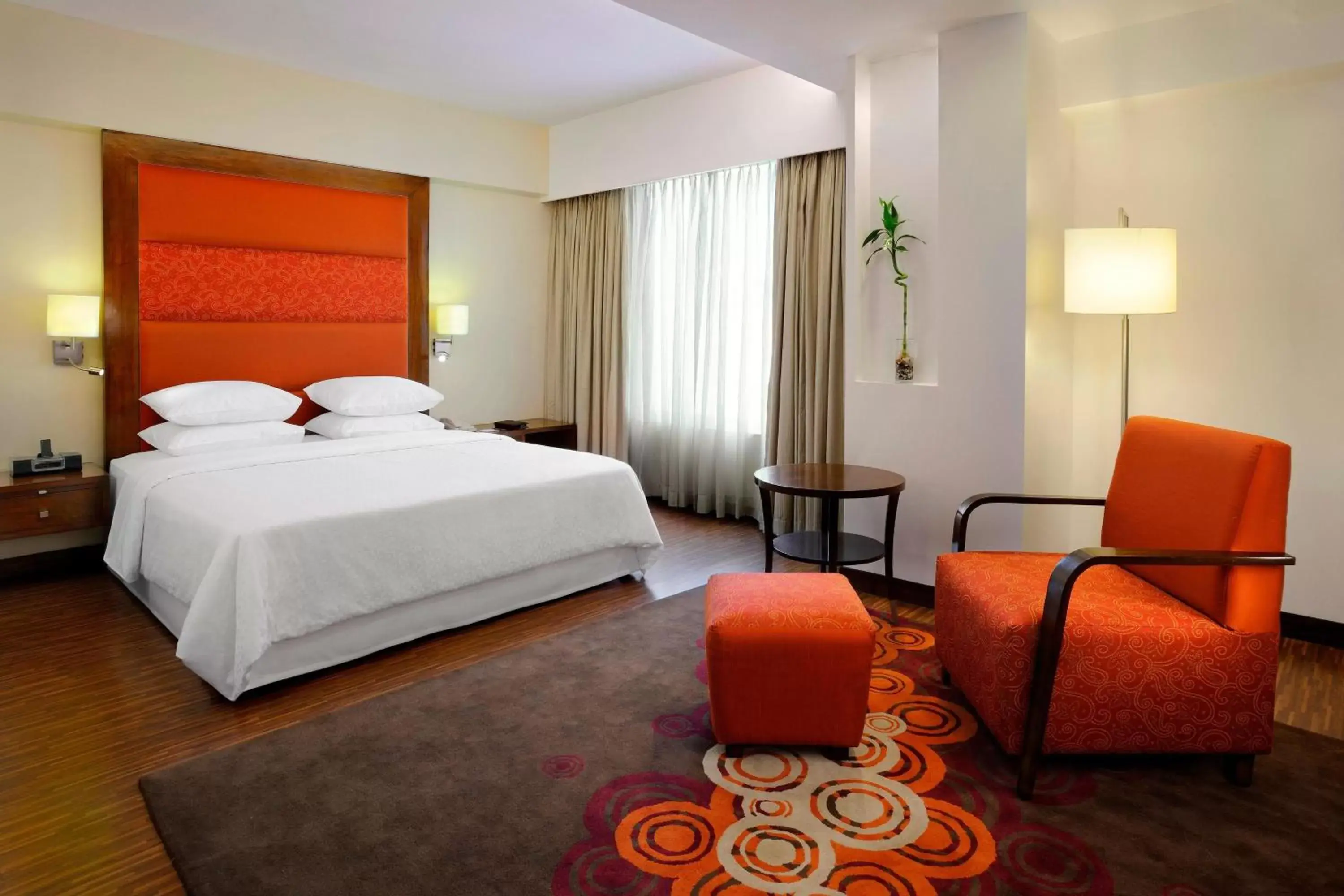 Bedroom, Bed in Four Points by Sheraton Ahmedabad