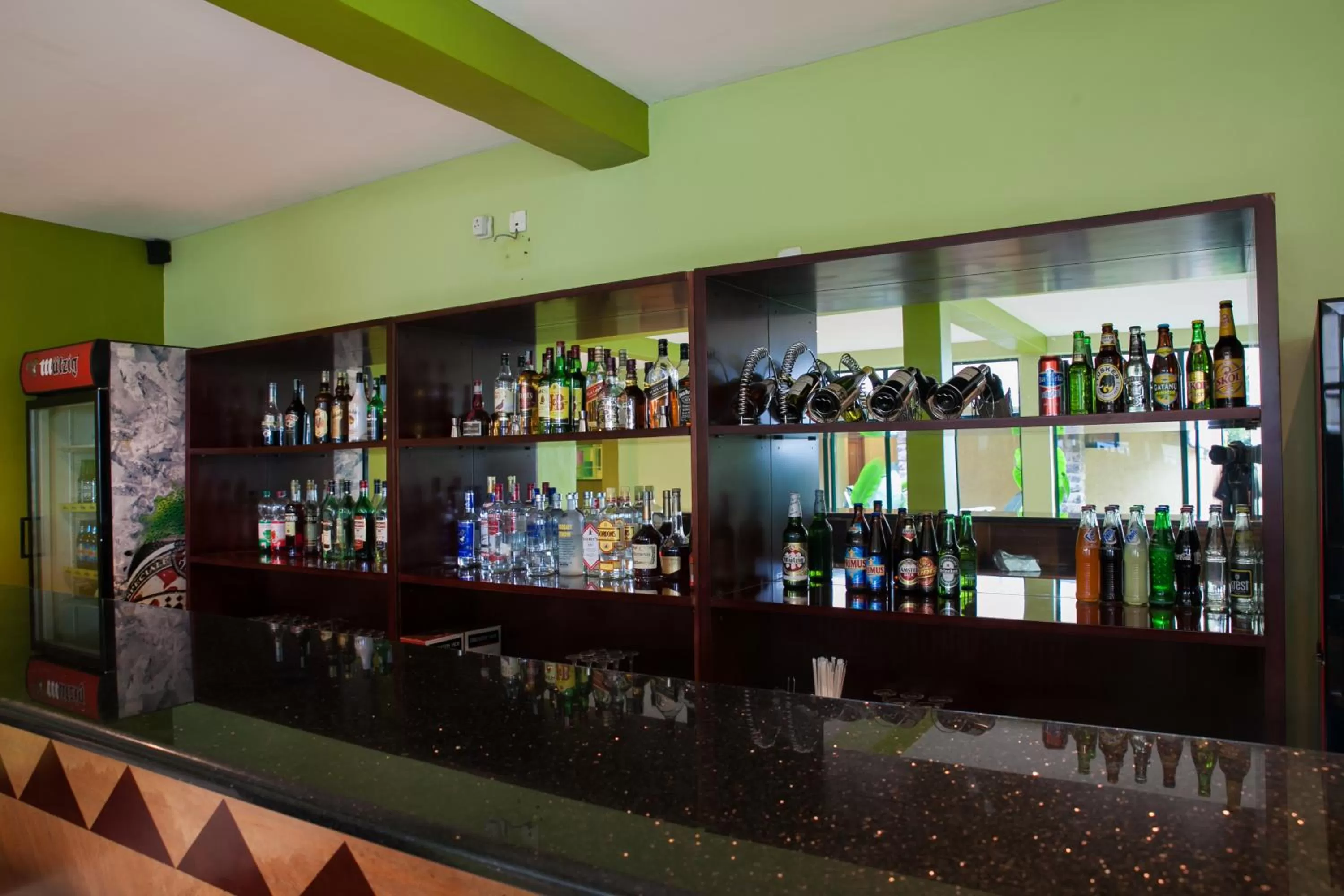 Restaurant/places to eat, Lounge/Bar in Gorillas Lake Kivu Hotel