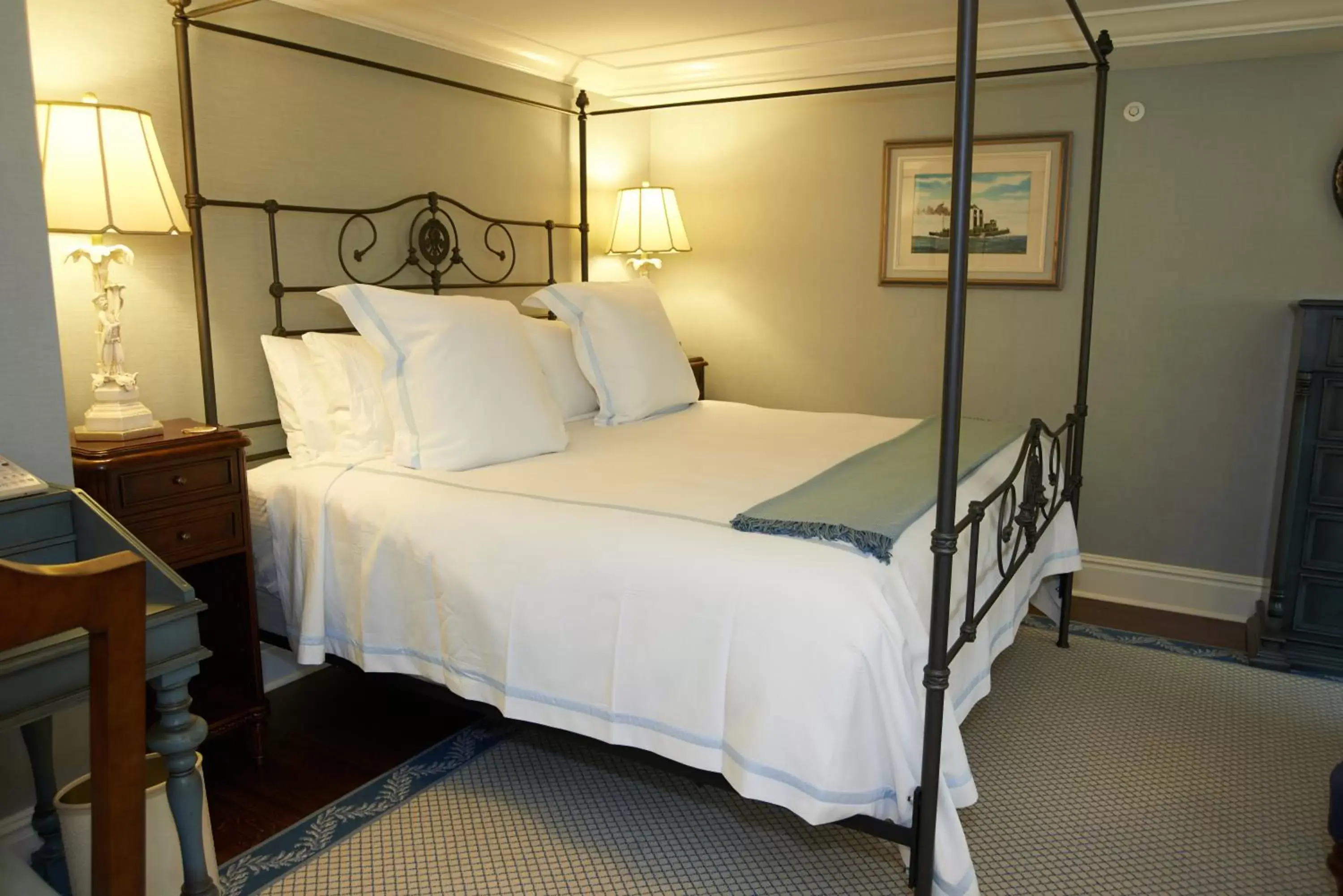 Bed in Saybrook Point Resort & Marina