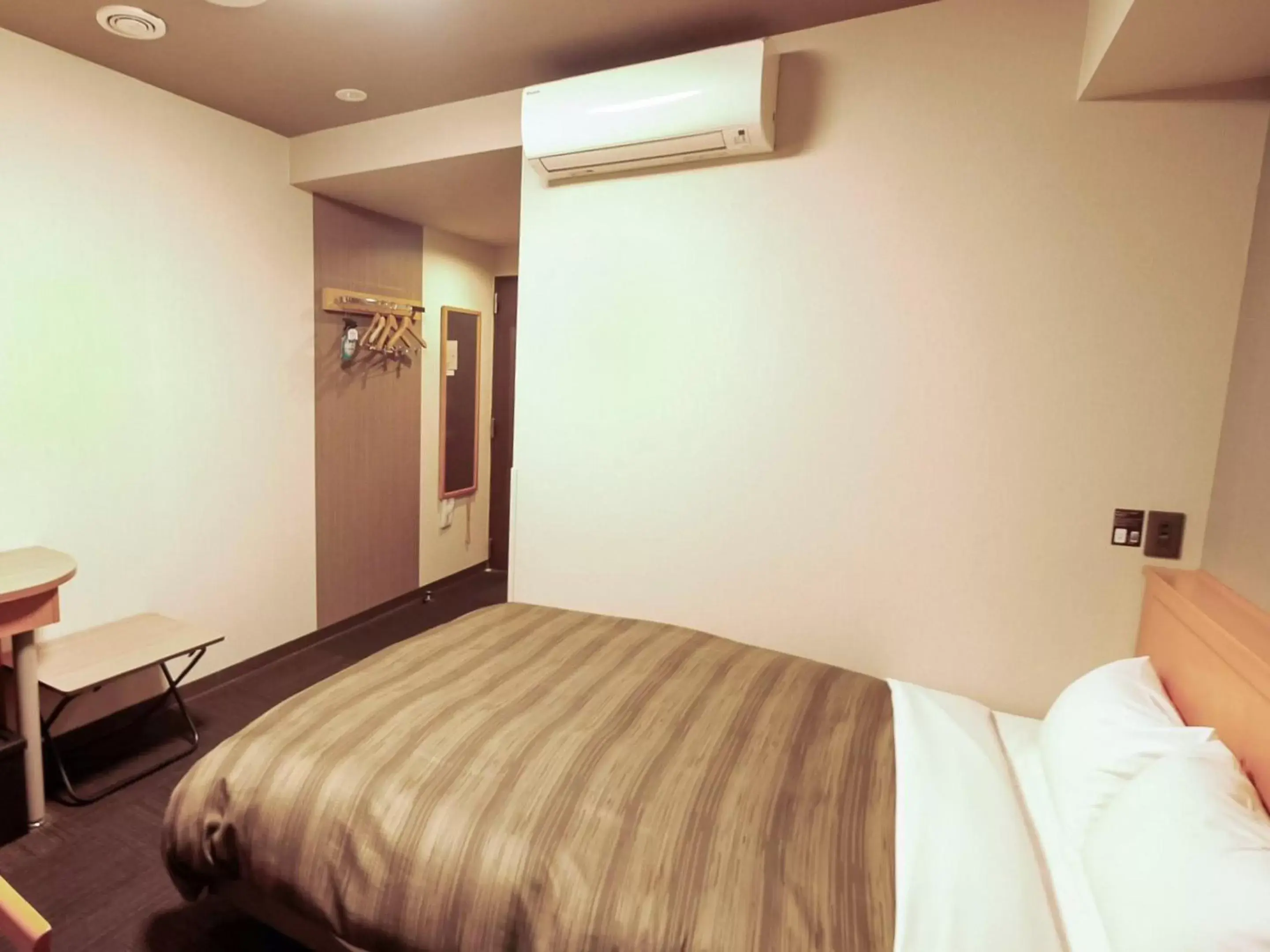 Photo of the whole room, Bed in Hotel Route-Inn Kawaguchiko
