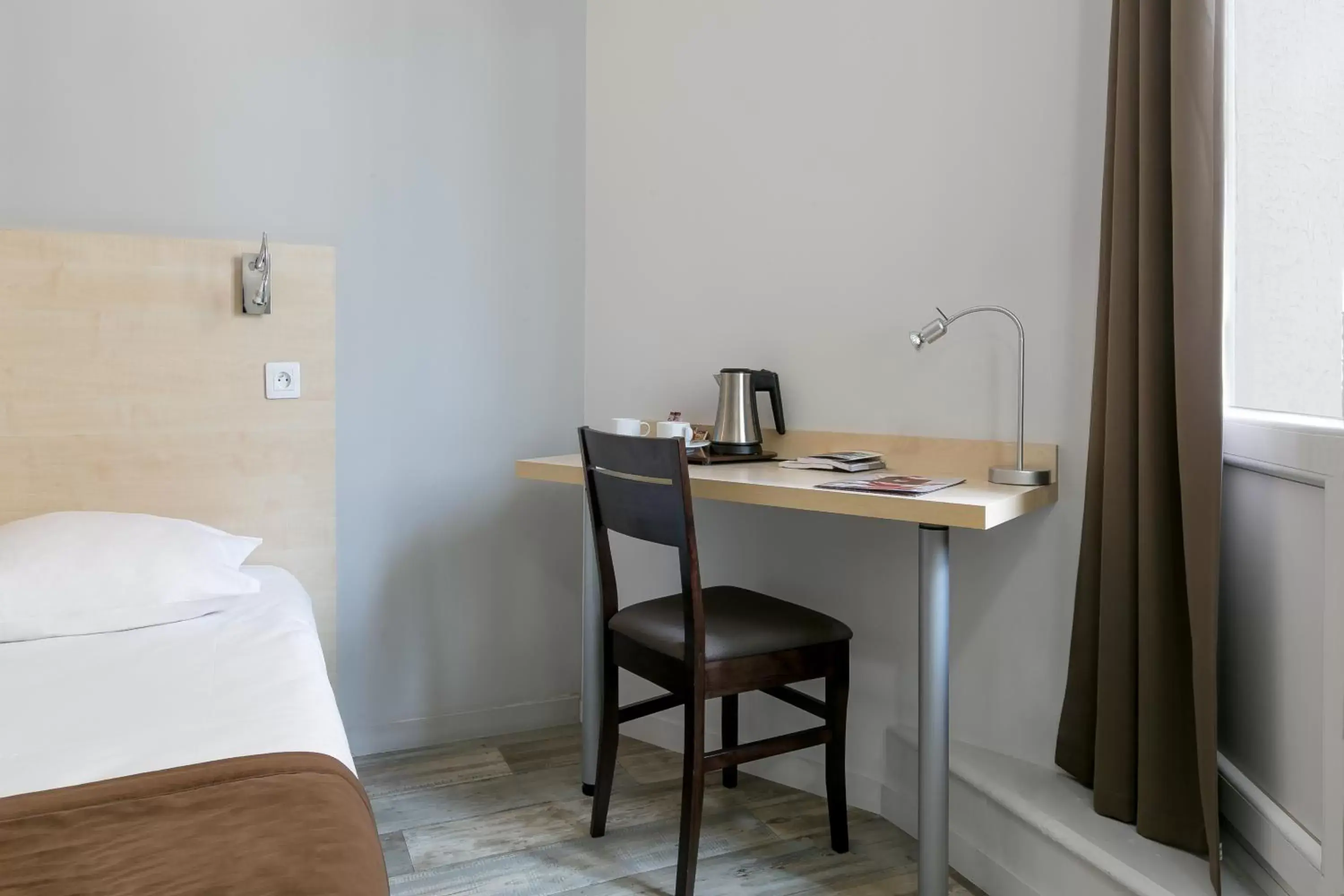 Bed in Hotel Foch Nancy Gare Bed in Hotel Foch Nancy Gare