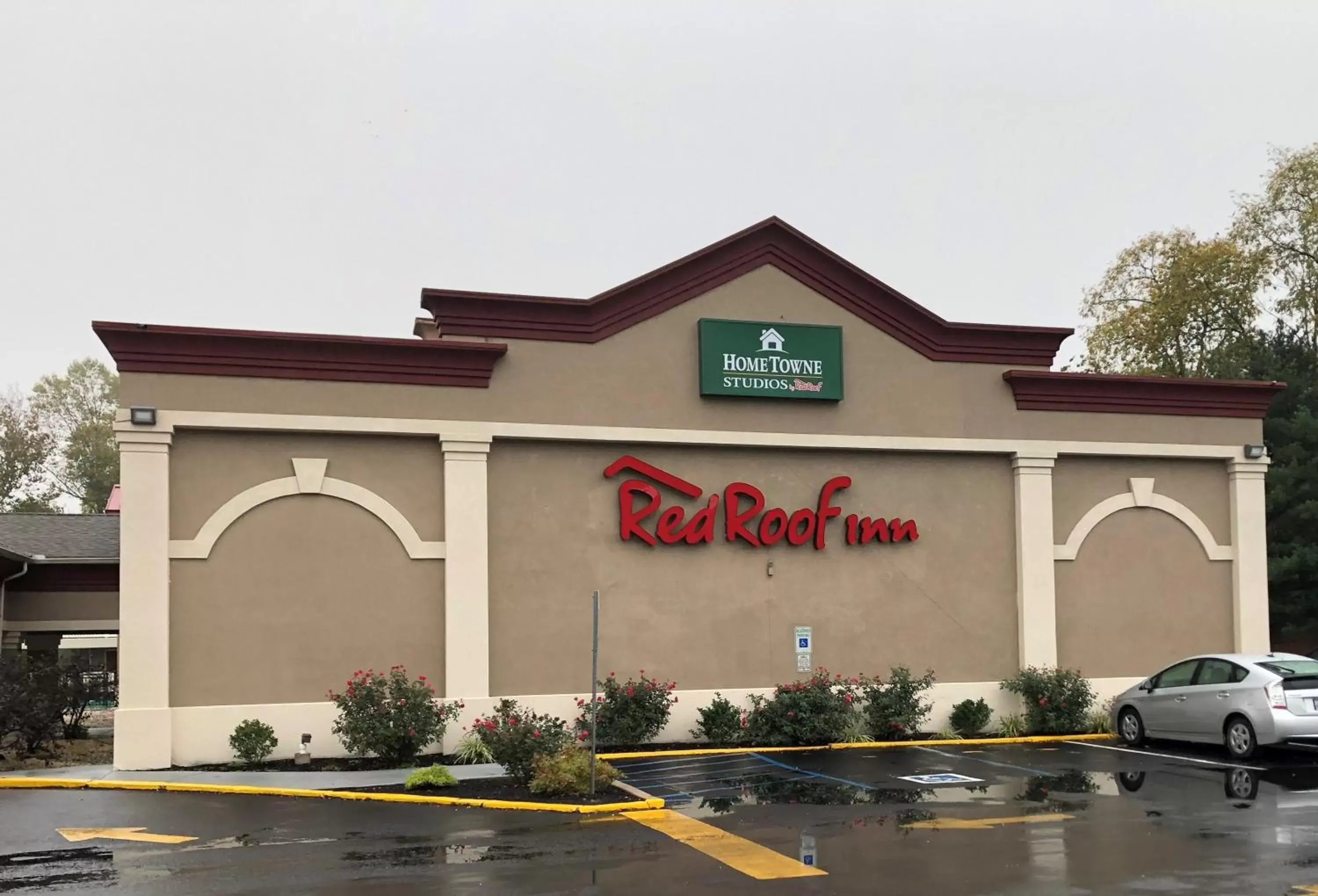 Property building in HomeTowne Studios by Red Roof Bordentown - McGuire AFB Property building in HomeTowne Studios by Red Roof Bordentown - McGuire AFB