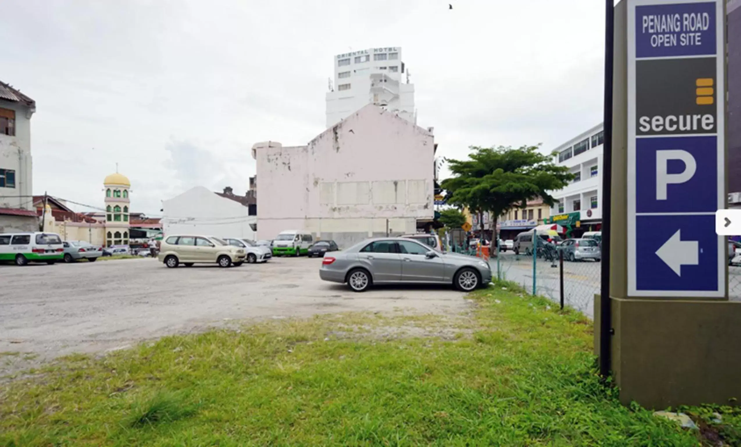 Facade/entrance in Grand Inn - Penang Road