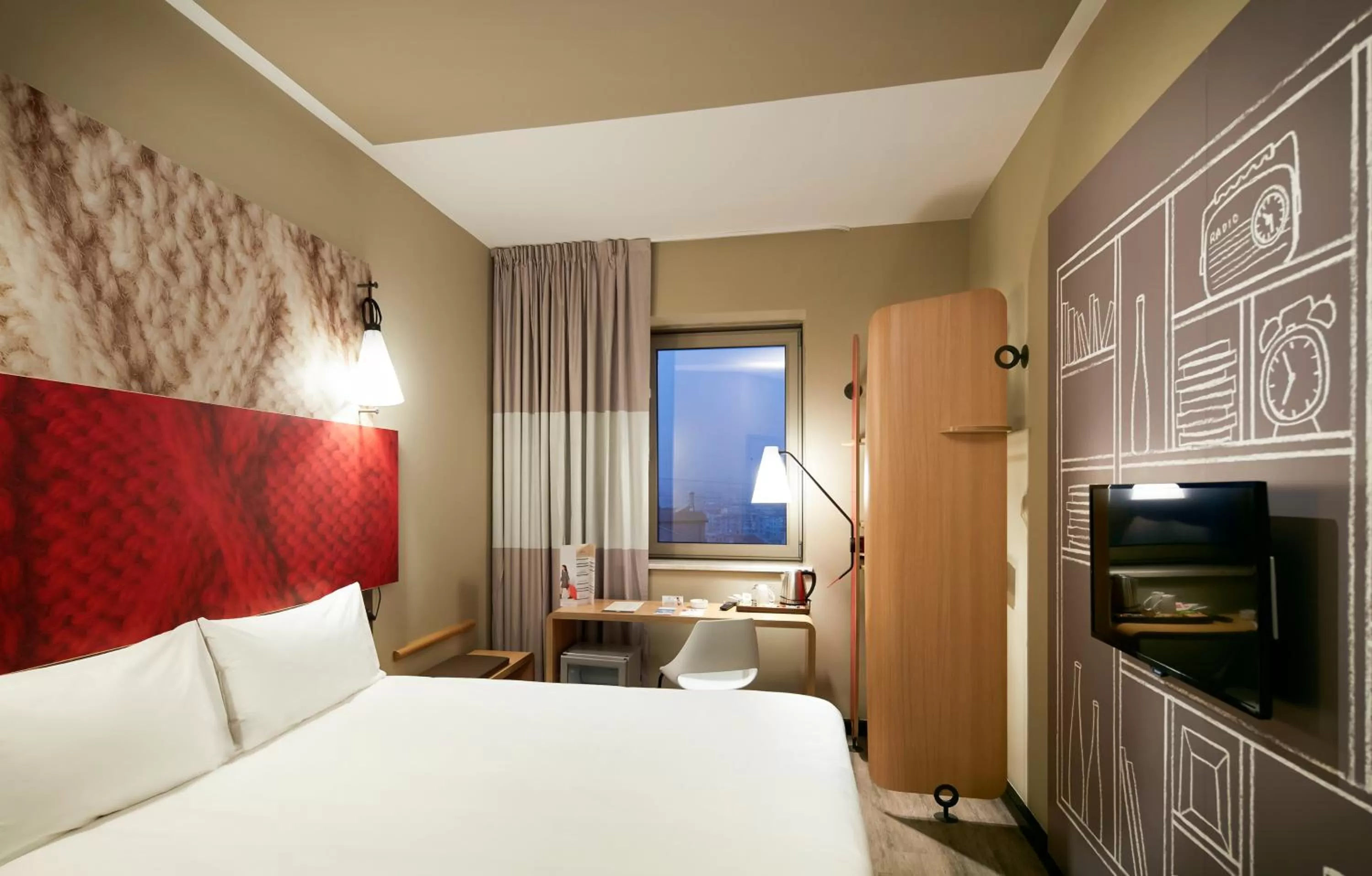 TV and multimedia, Bed in ibis Bourg en Bresse