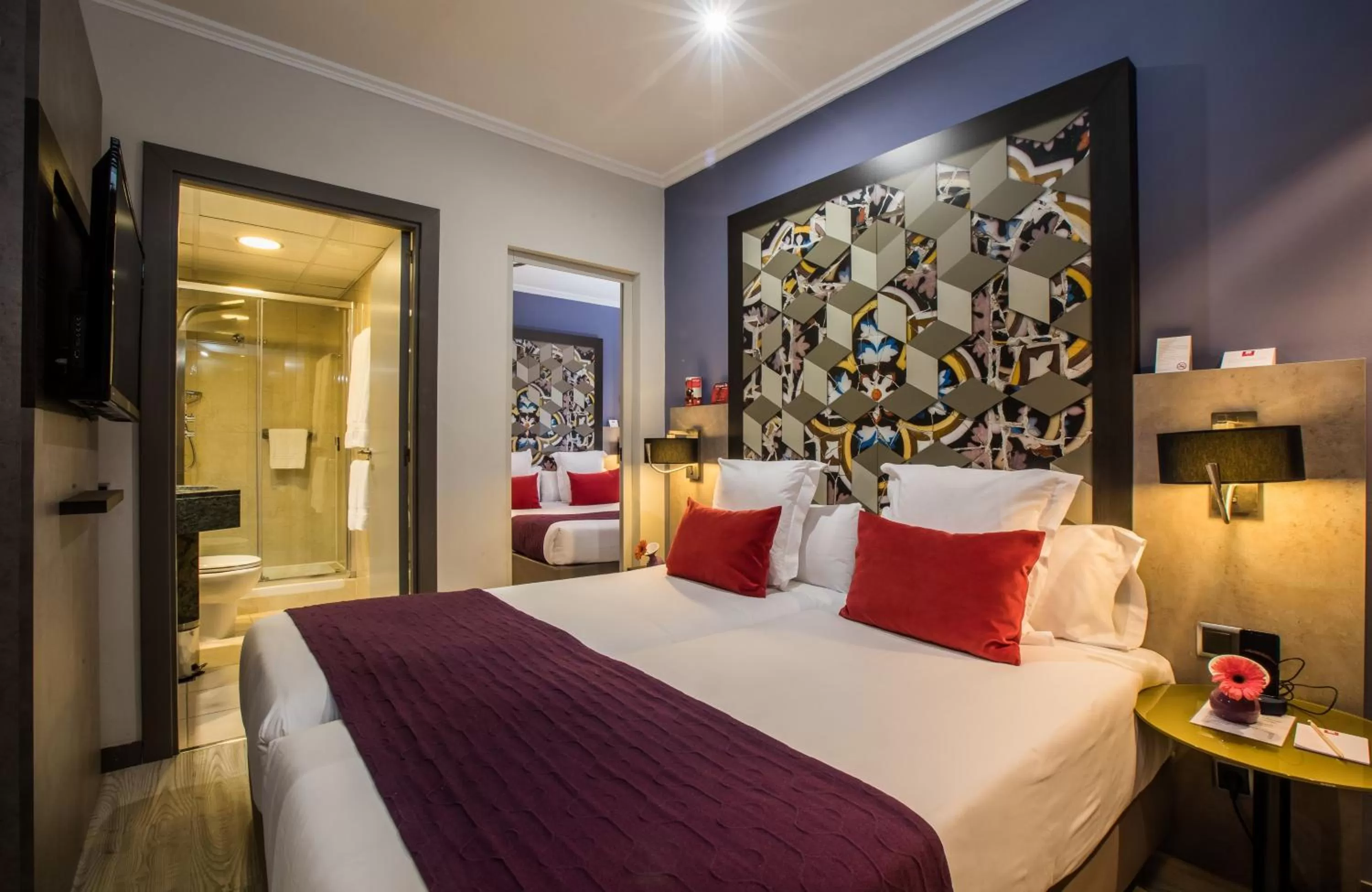 Photo of the whole room, Bed in Leonardo Hotel Barcelona Las Ramblas