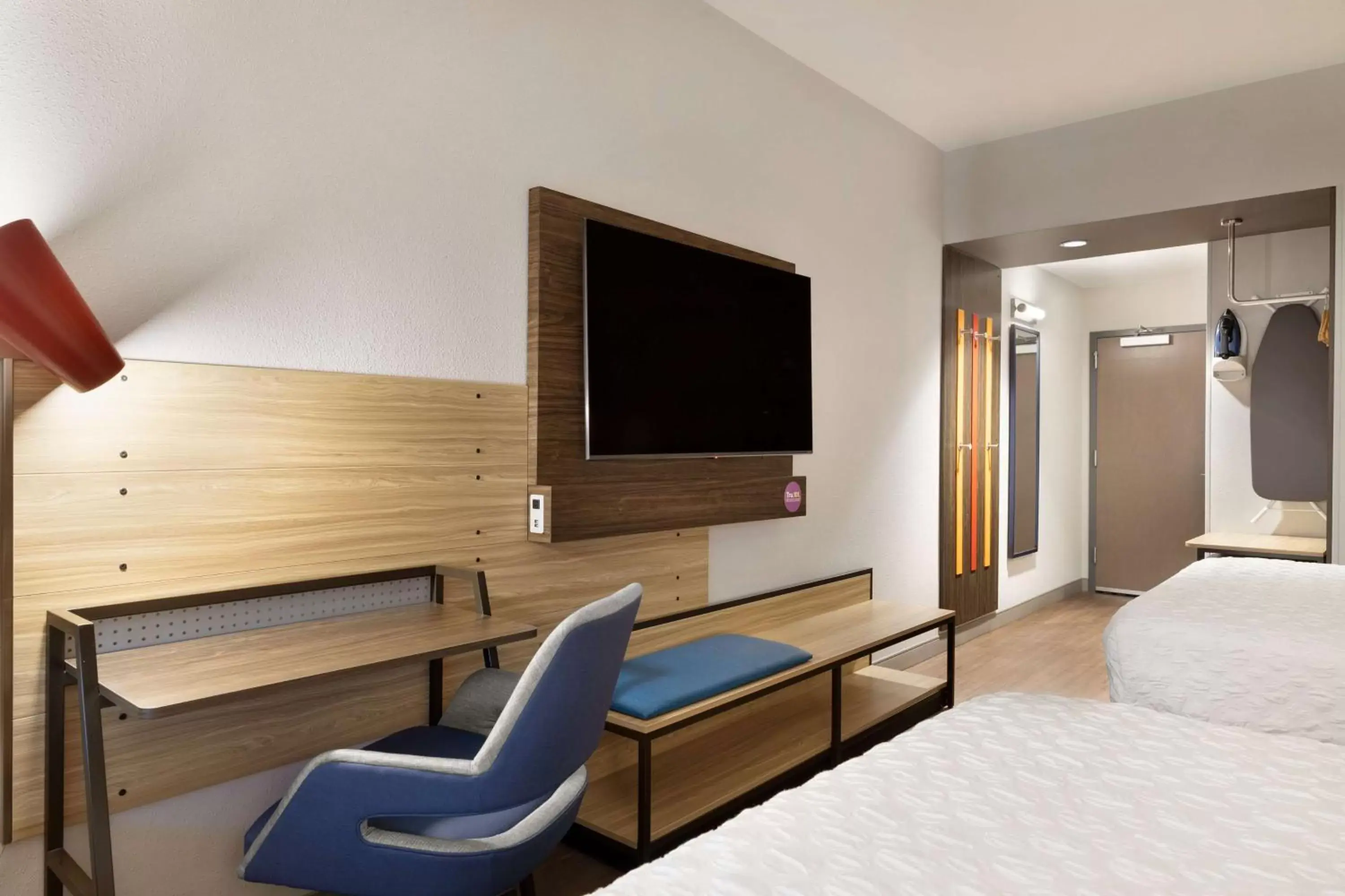 Bedroom, TV/Entertainment Center in Tru By Hilton Ogden, Ut