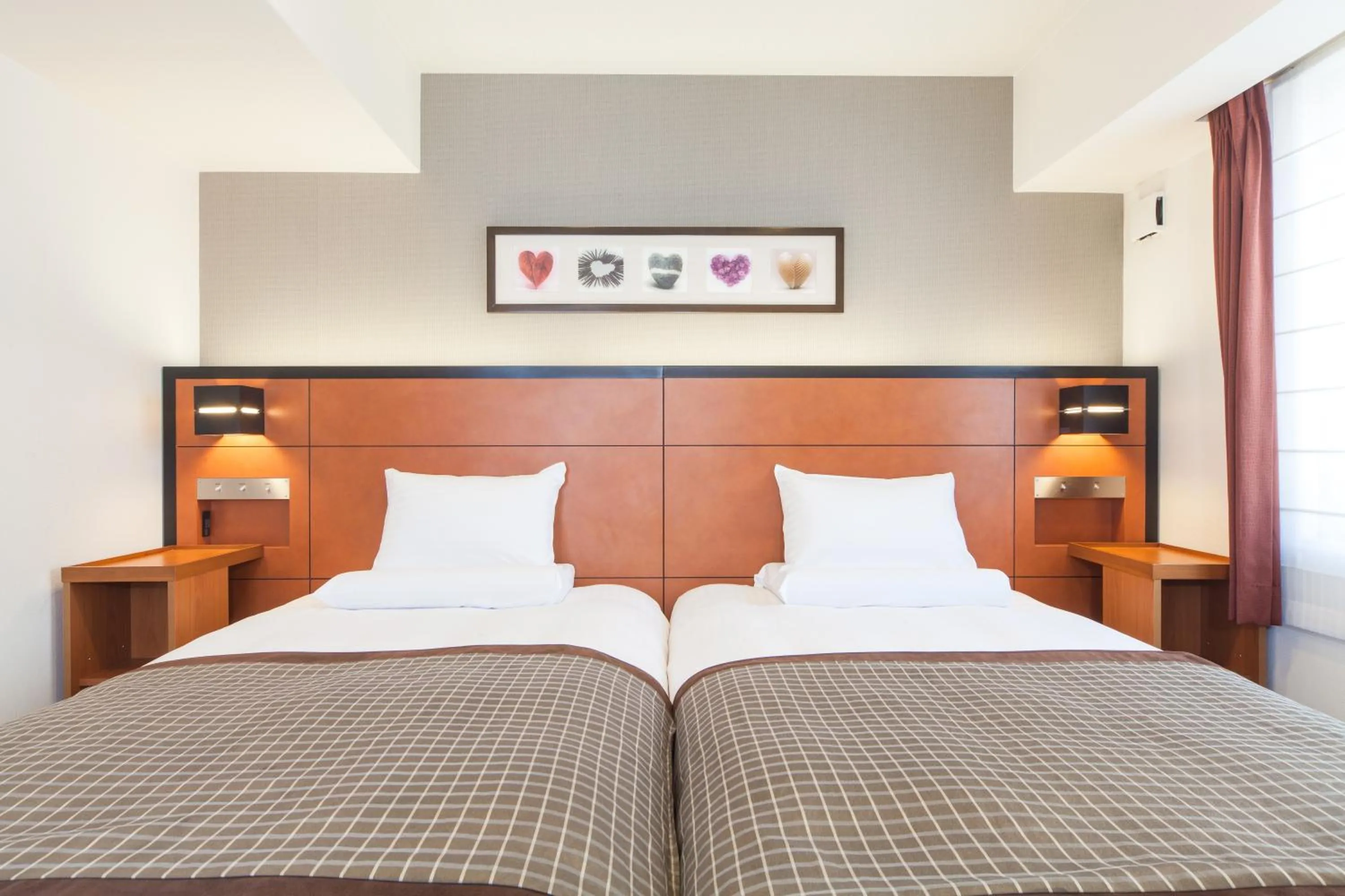 Photo of the whole room, Bed in HOTEL MYSTAYS Sakaisuji Honmachi