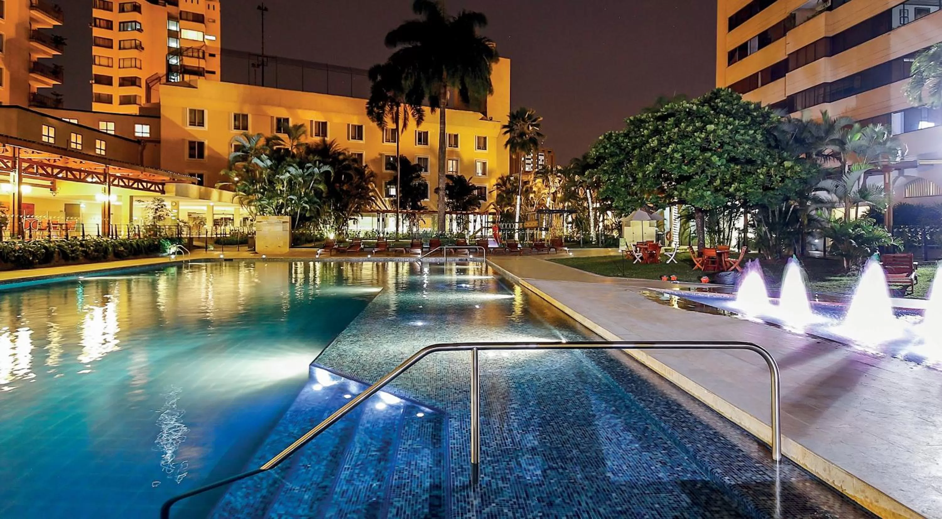 Swimming pool in Hotel Intercontinental Cali by IHG