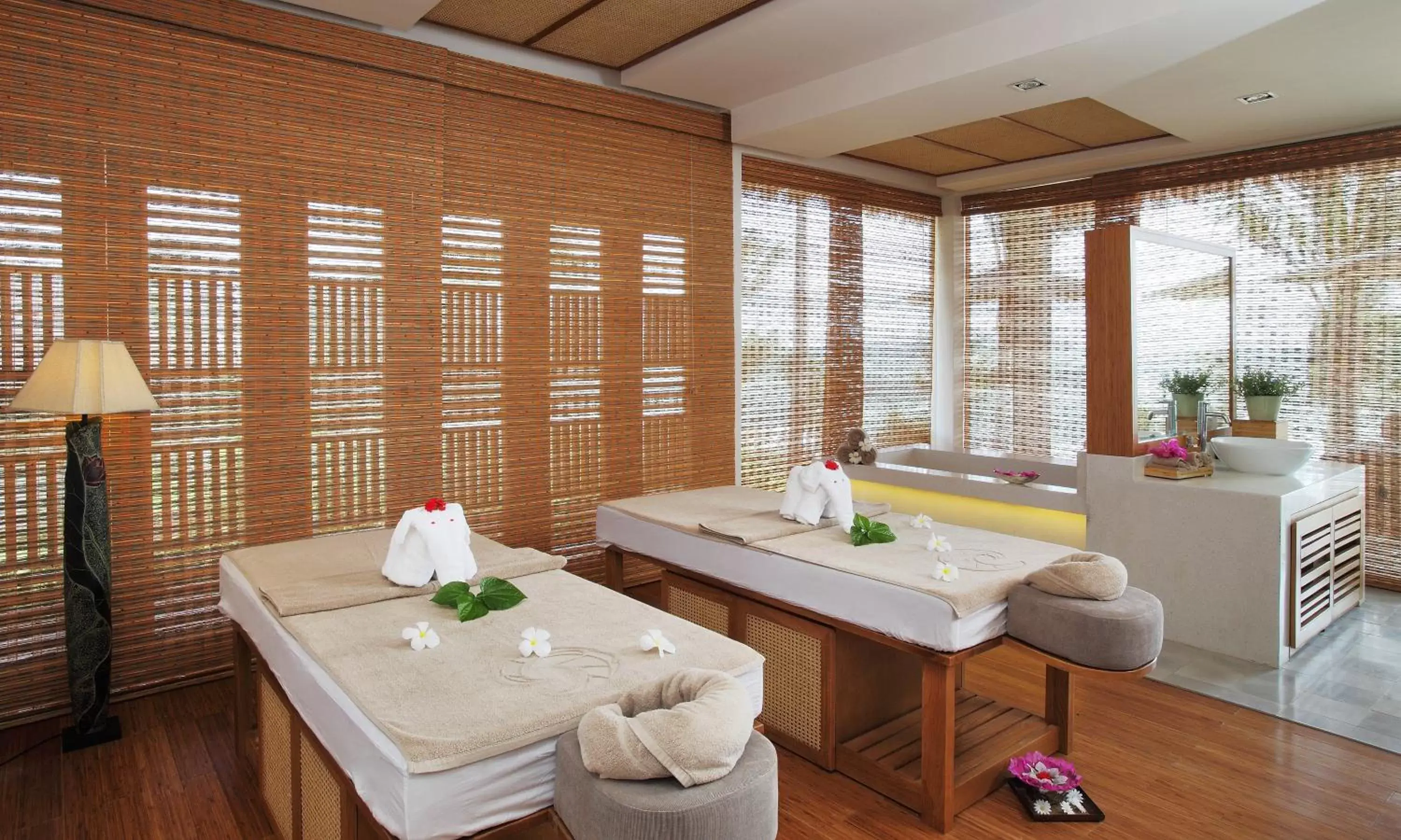 Spa and wellness centre/facilities, Bathroom in The Cliff Resort & Residences